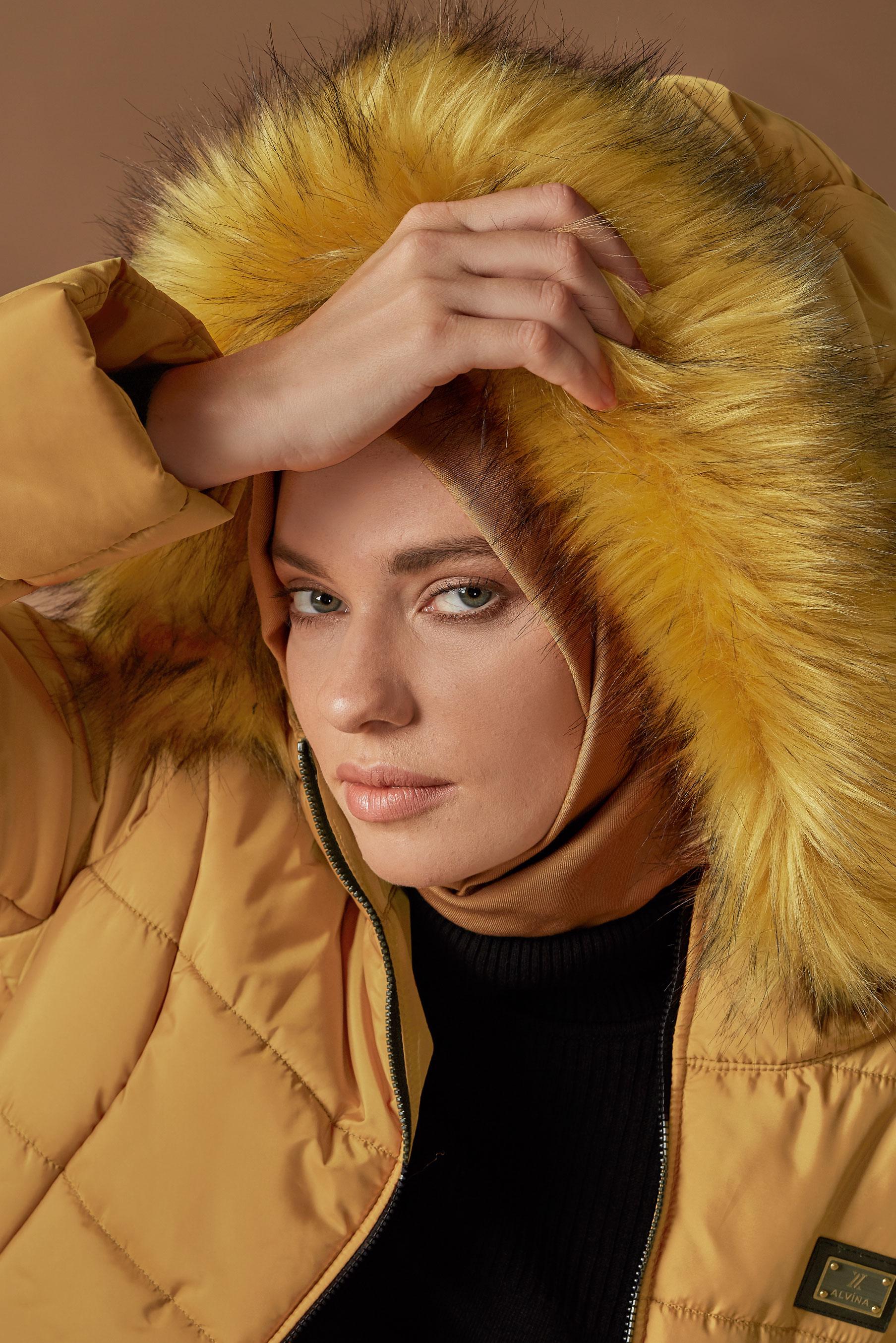 Vêtements hijab JAUNE CABAN RÉMBOURRÉ À CAPUCHE EN EFFET FOURRURE 90132 