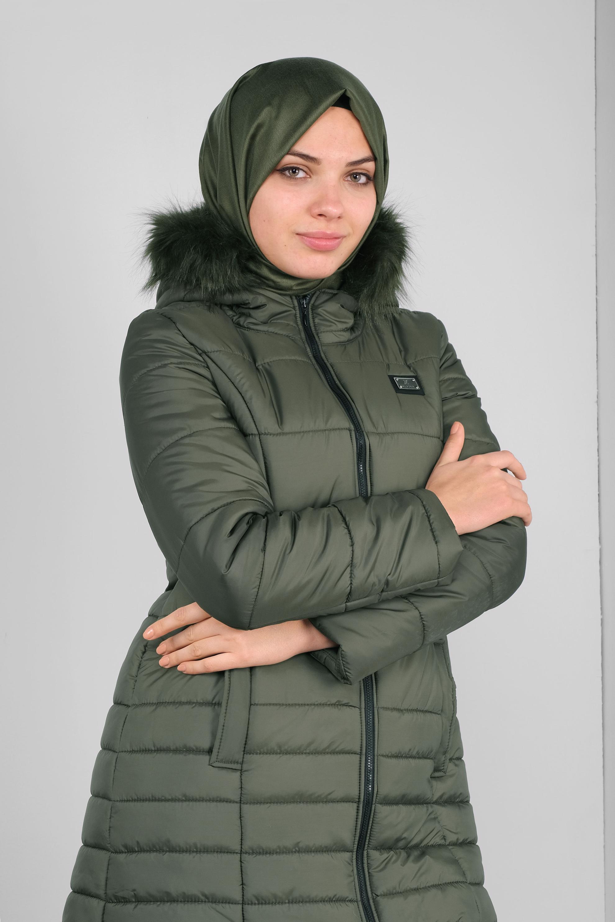 Tesettür giyim HAKİ KAPÜŞONU KÜRKLÜ ŞİŞME KABAN 90132 