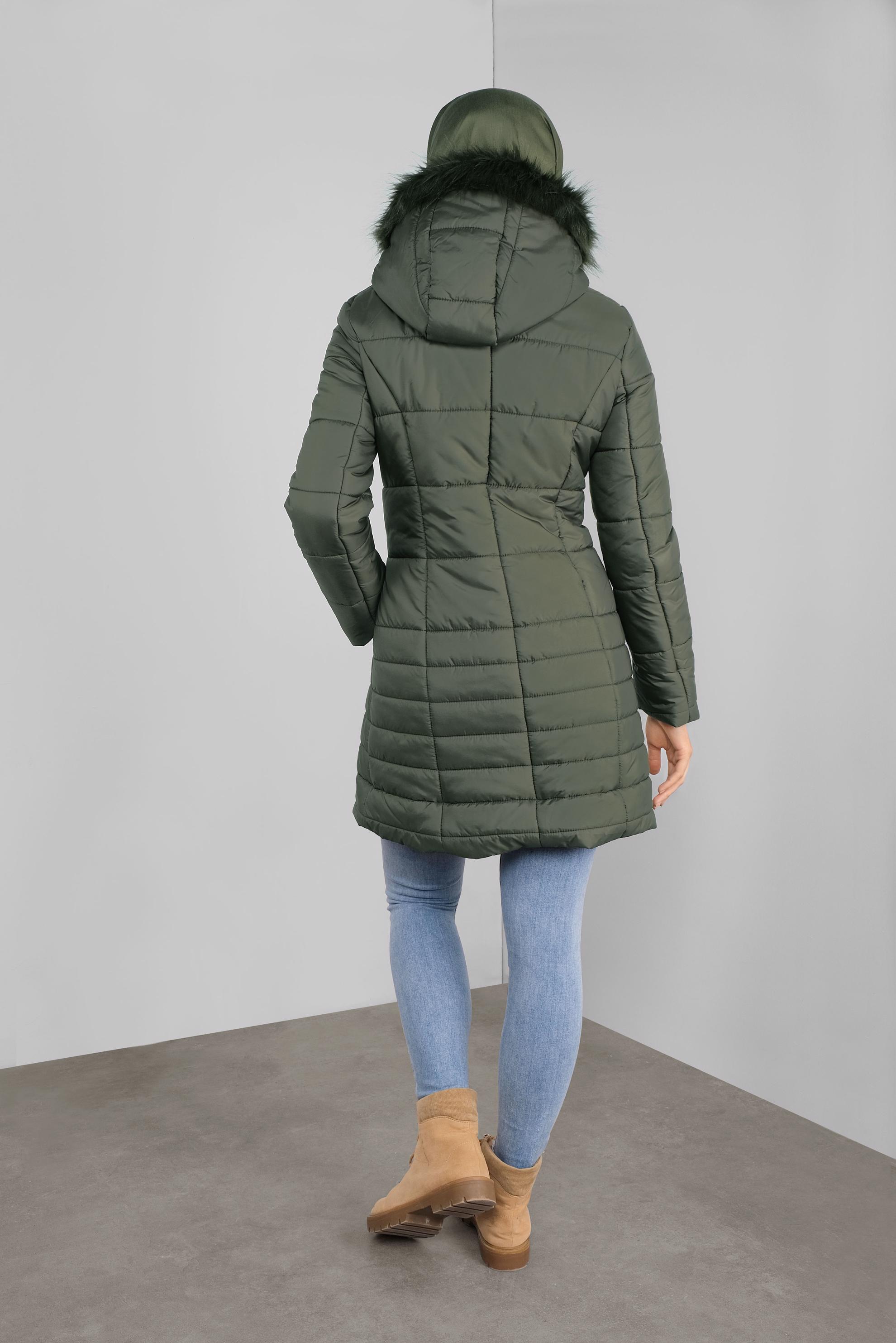 Tesettür giyim HAKİ KAPÜŞONU KÜRKLÜ ŞİŞME KABAN 90132 