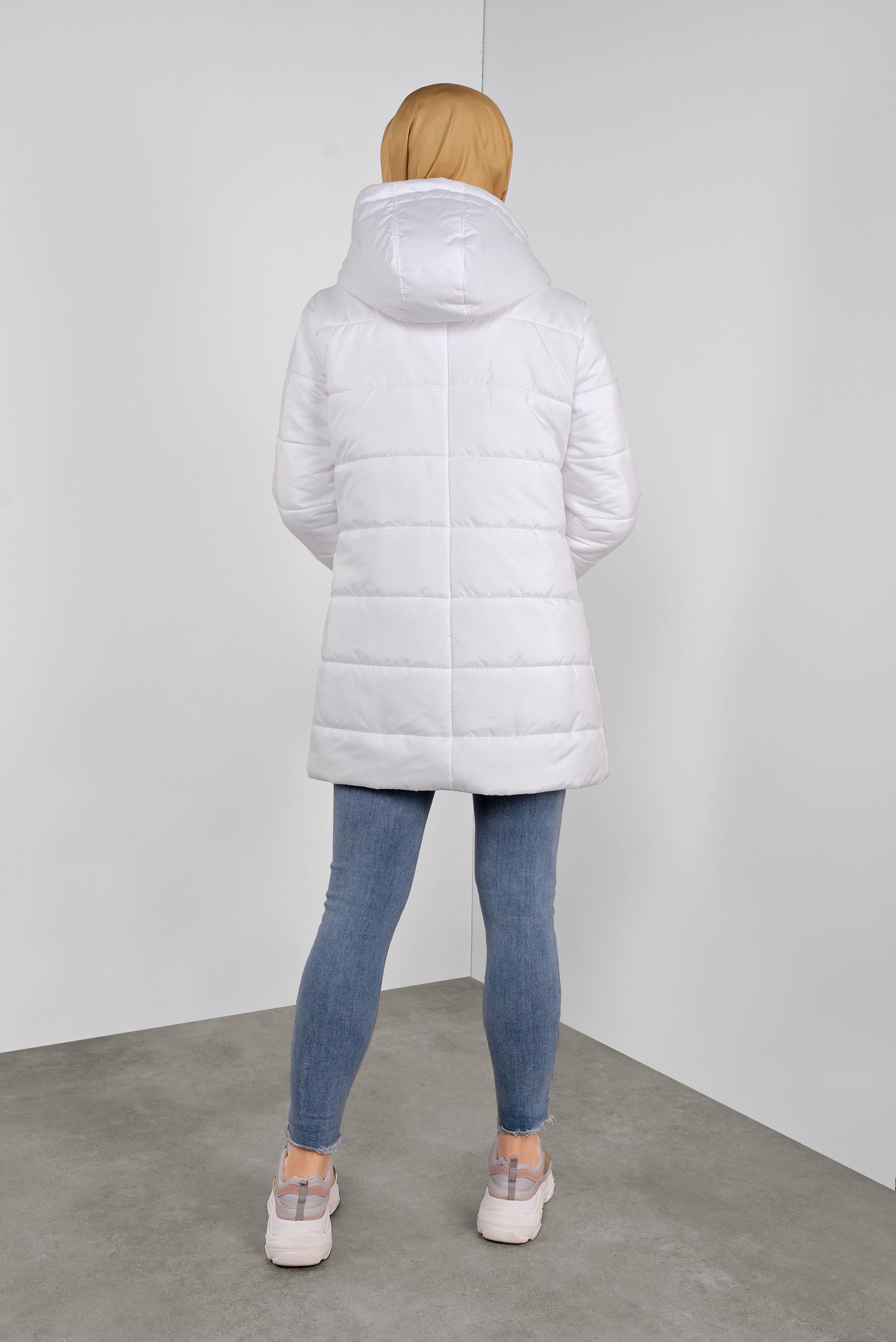 Tesettür giyim BEYAZ KAPÜŞONLU ŞİŞME KABAN 90134