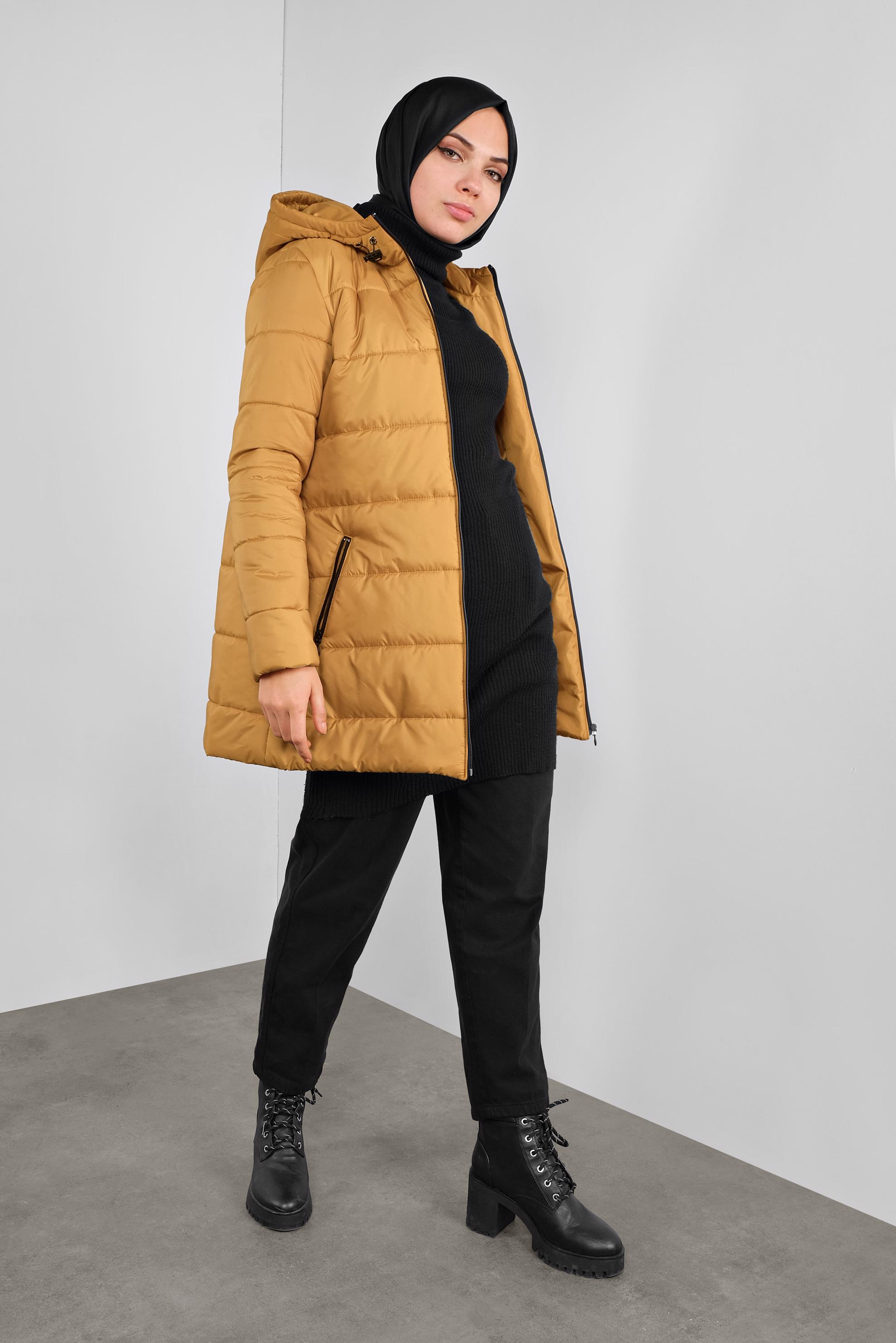 Tesettür giyim SARI KAPÜŞONLU ŞİŞME KABAN 90134