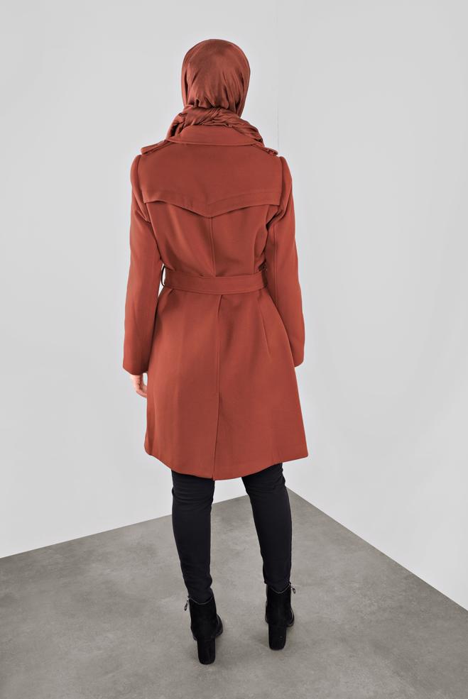 Tesettür giyim KAHVE DÜĞMELİ KLASİK KABAN 90136 - ALVİNA