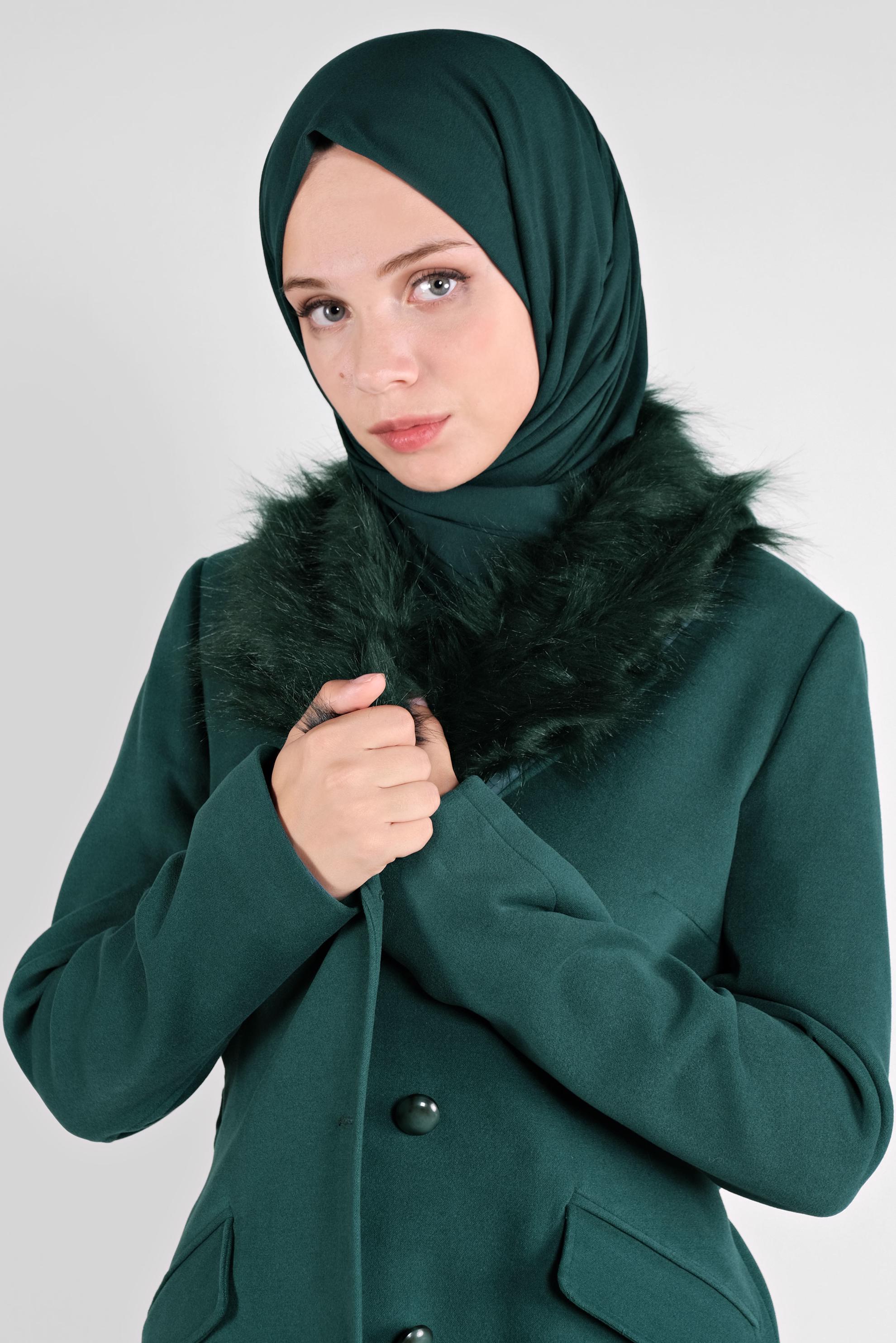 Vêtements hijab VERT MANTEAU WALKER EN FAUSSE FOURRURE 90145