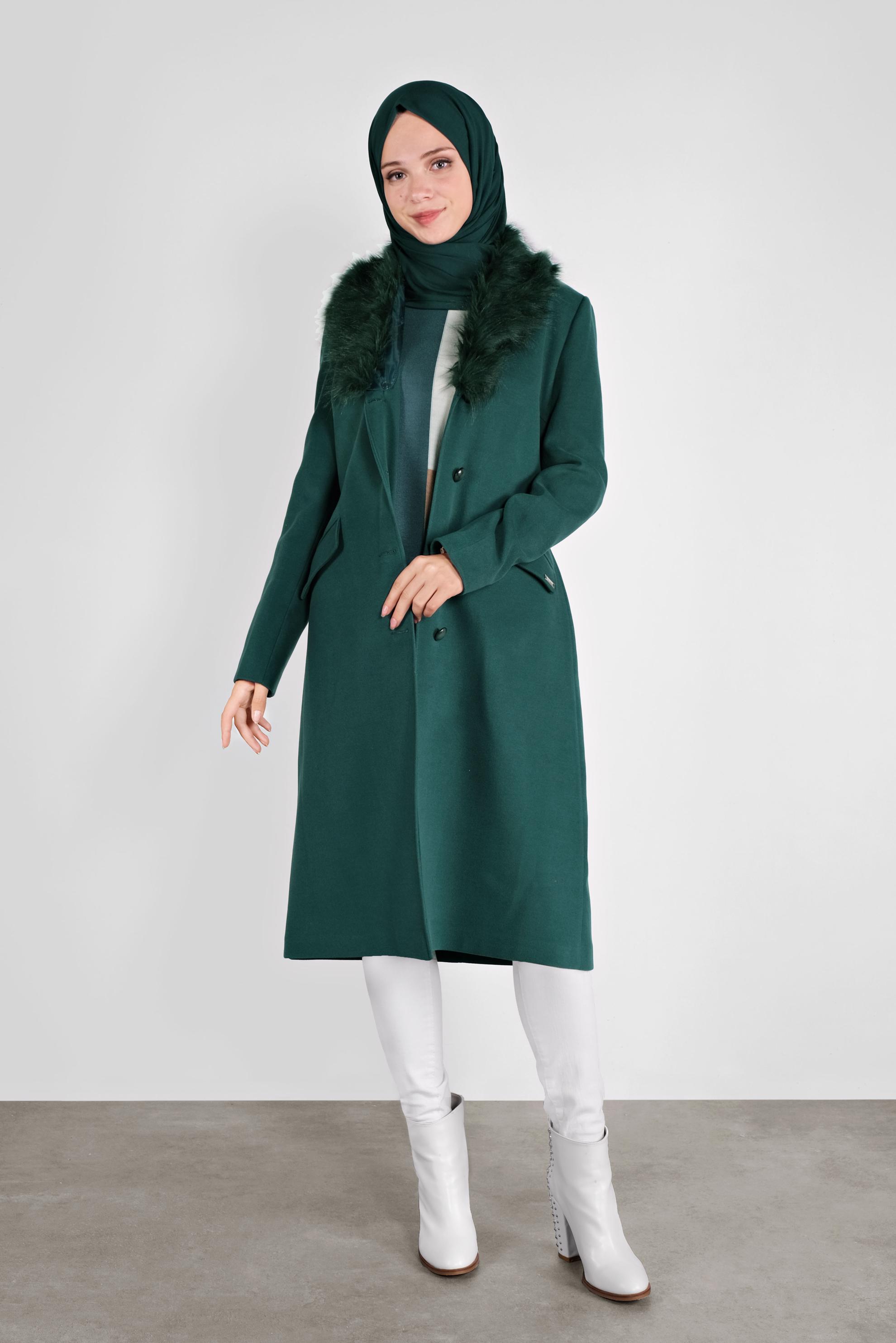 Vêtements hijab VERT MANTEAU WALKER EN FAUSSE FOURRURE 90145