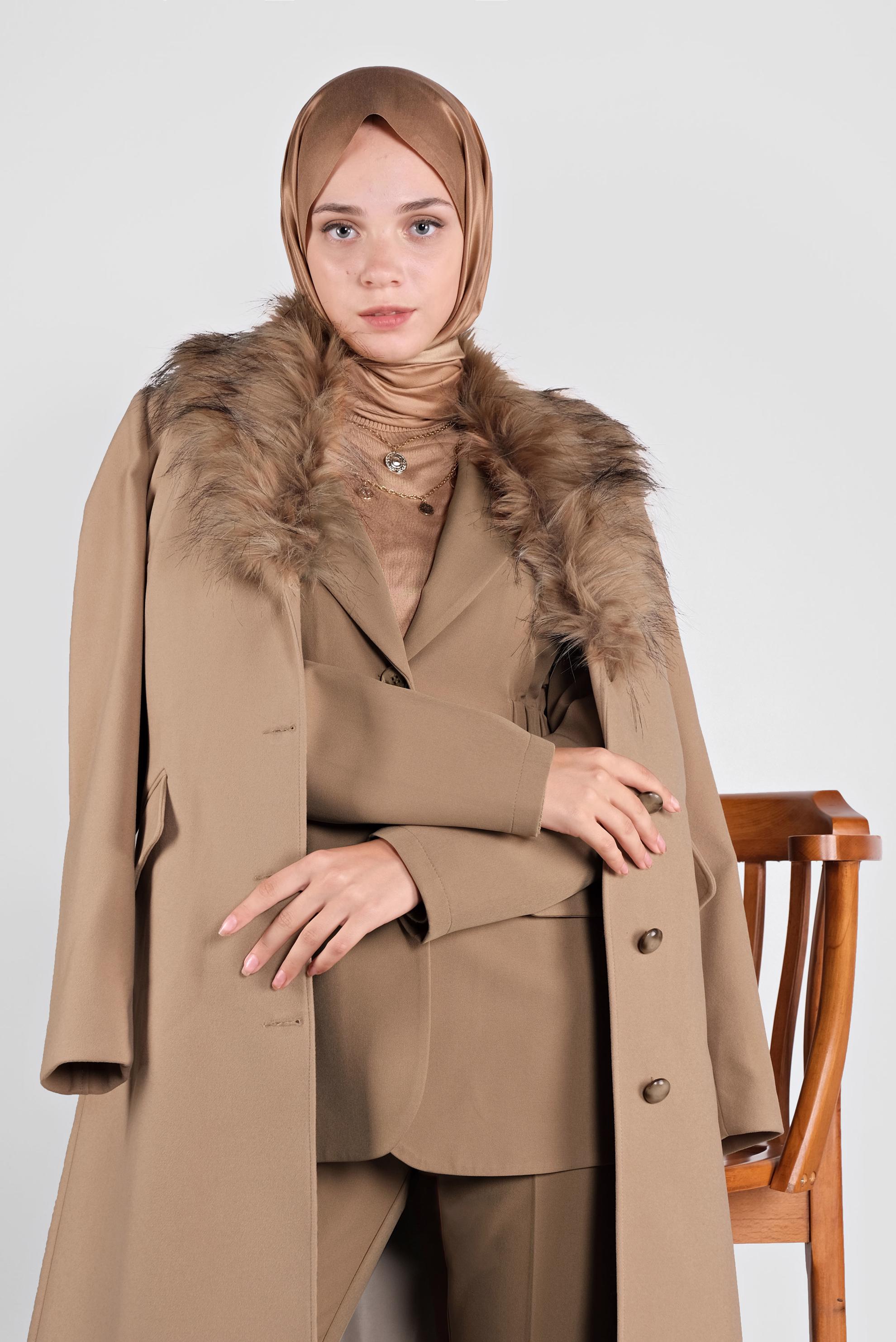 Tesettür giyim BEJ KÜRKLÜ KAŞE KABAN 90145	