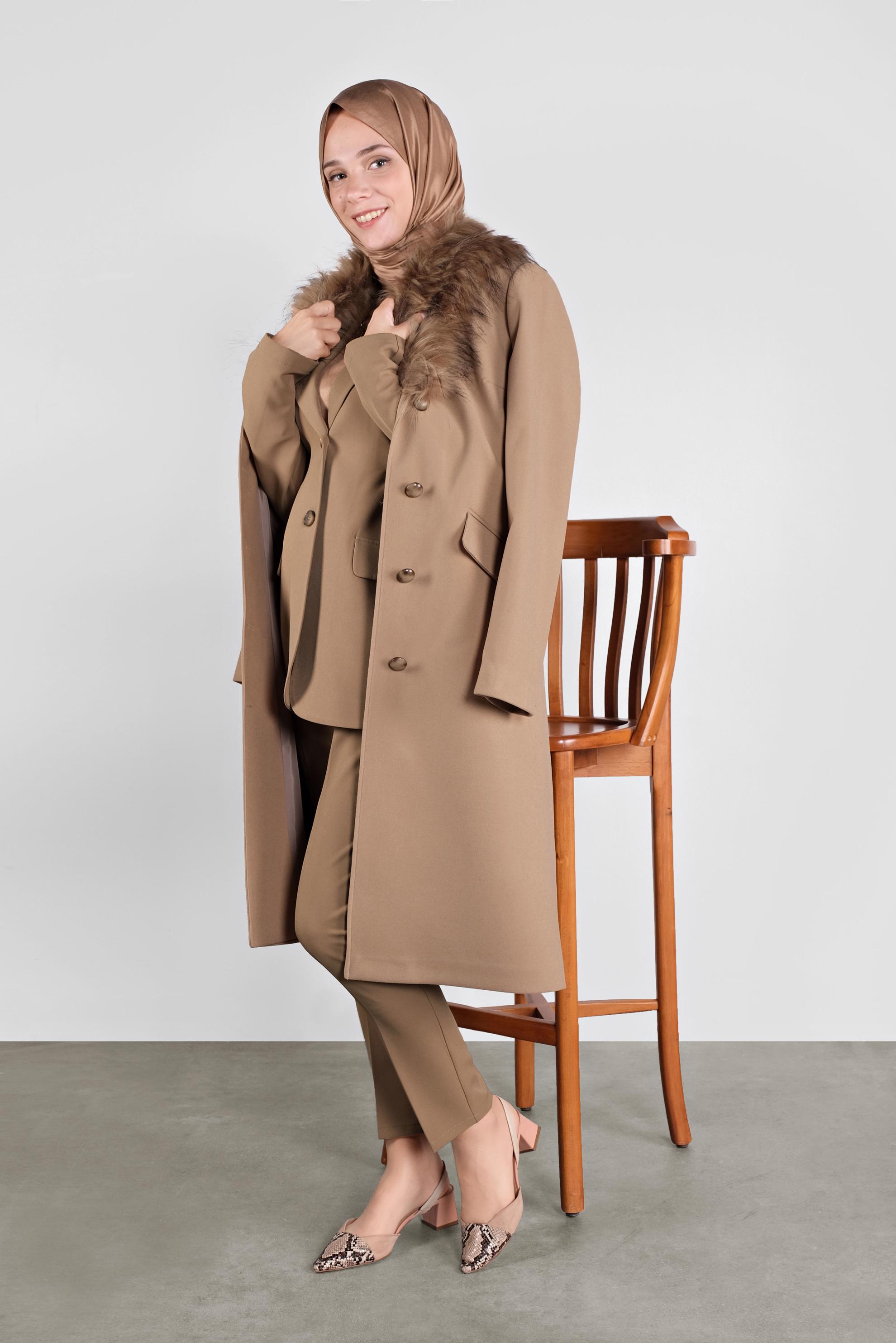 Tesettür giyim BEJ KÜRKLÜ KAŞE KABAN 90145	