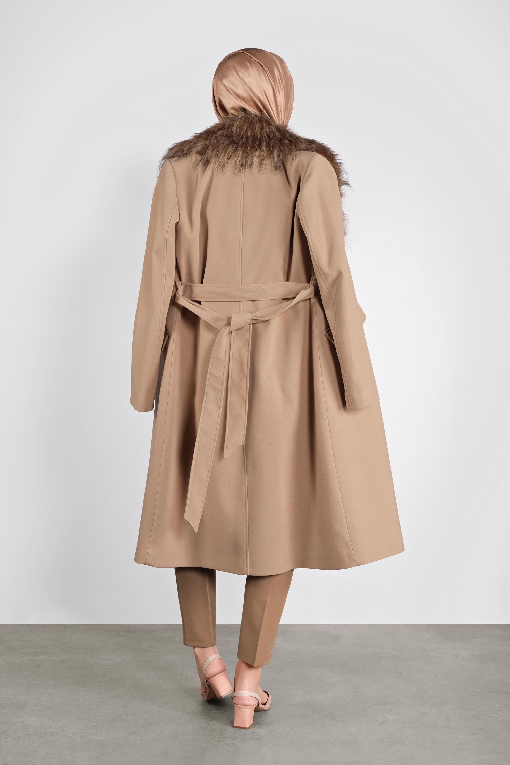 Tesettür giyim BEJ KÜRKLÜ KAŞE KABAN 90145	