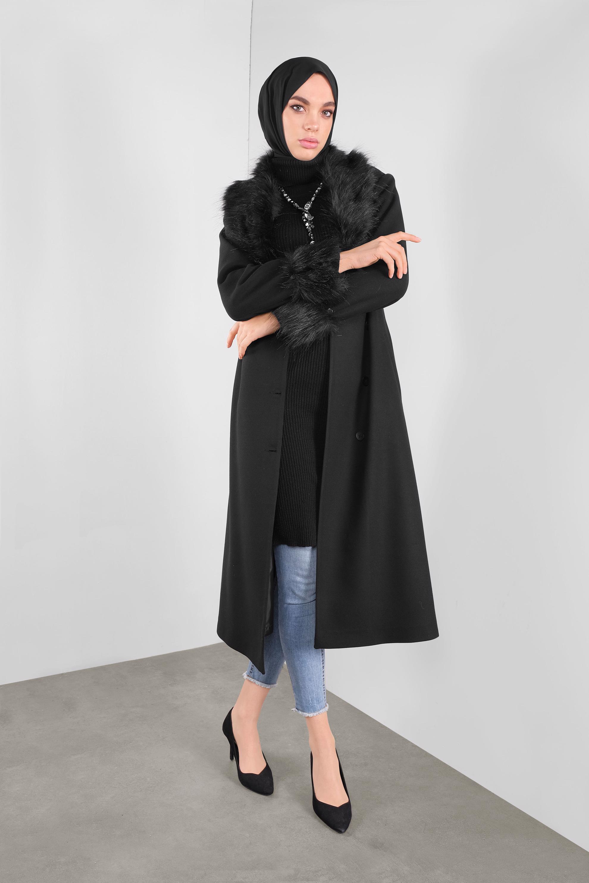 Tesettür giyim SİYAH KÜRK DETAYLI KABAN 90152 