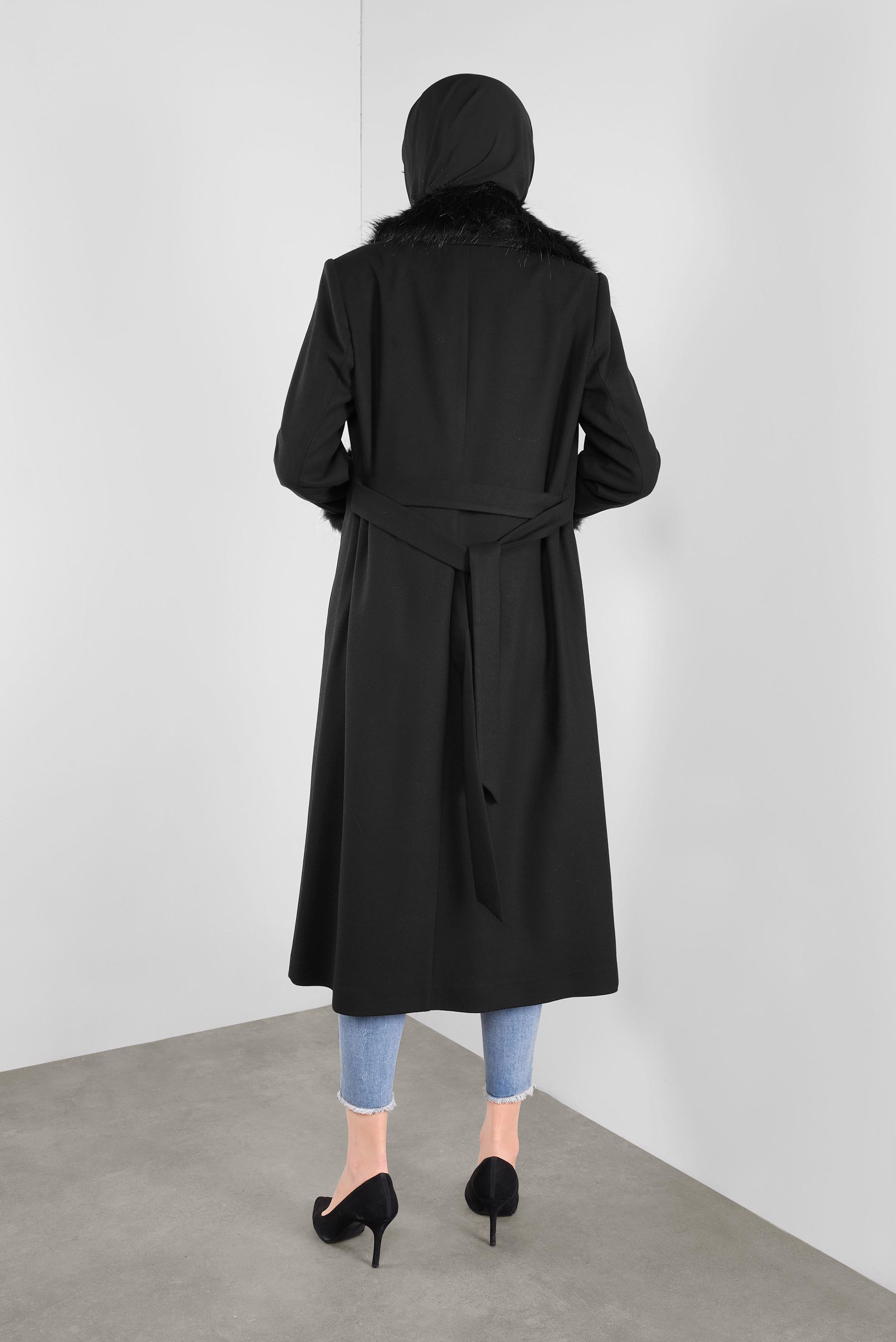 Tesettür giyim SİYAH KÜRK DETAYLI KABAN 90152 