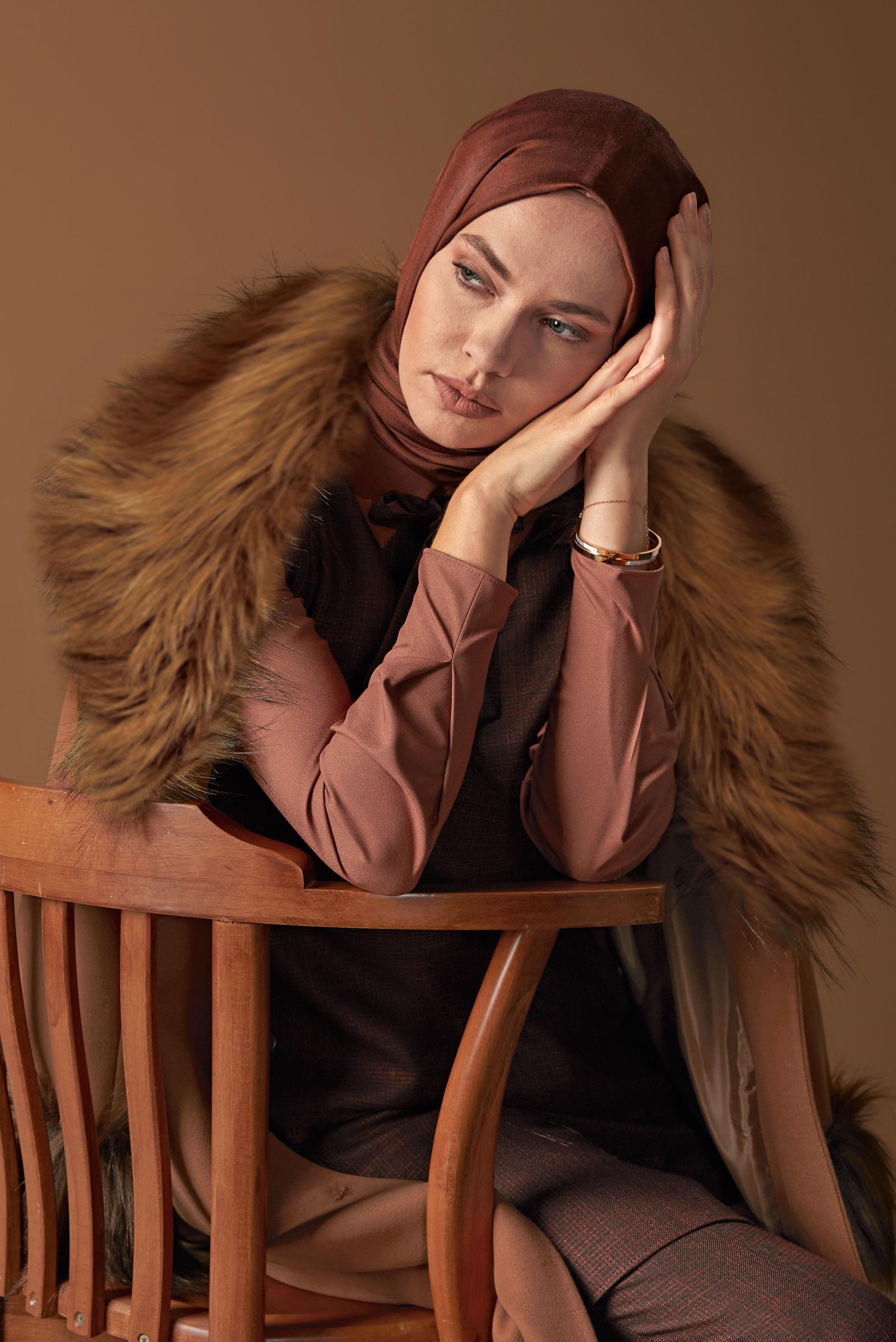 Tesettür giyim TABA KÜRK DETAYLI KABAN 90152 