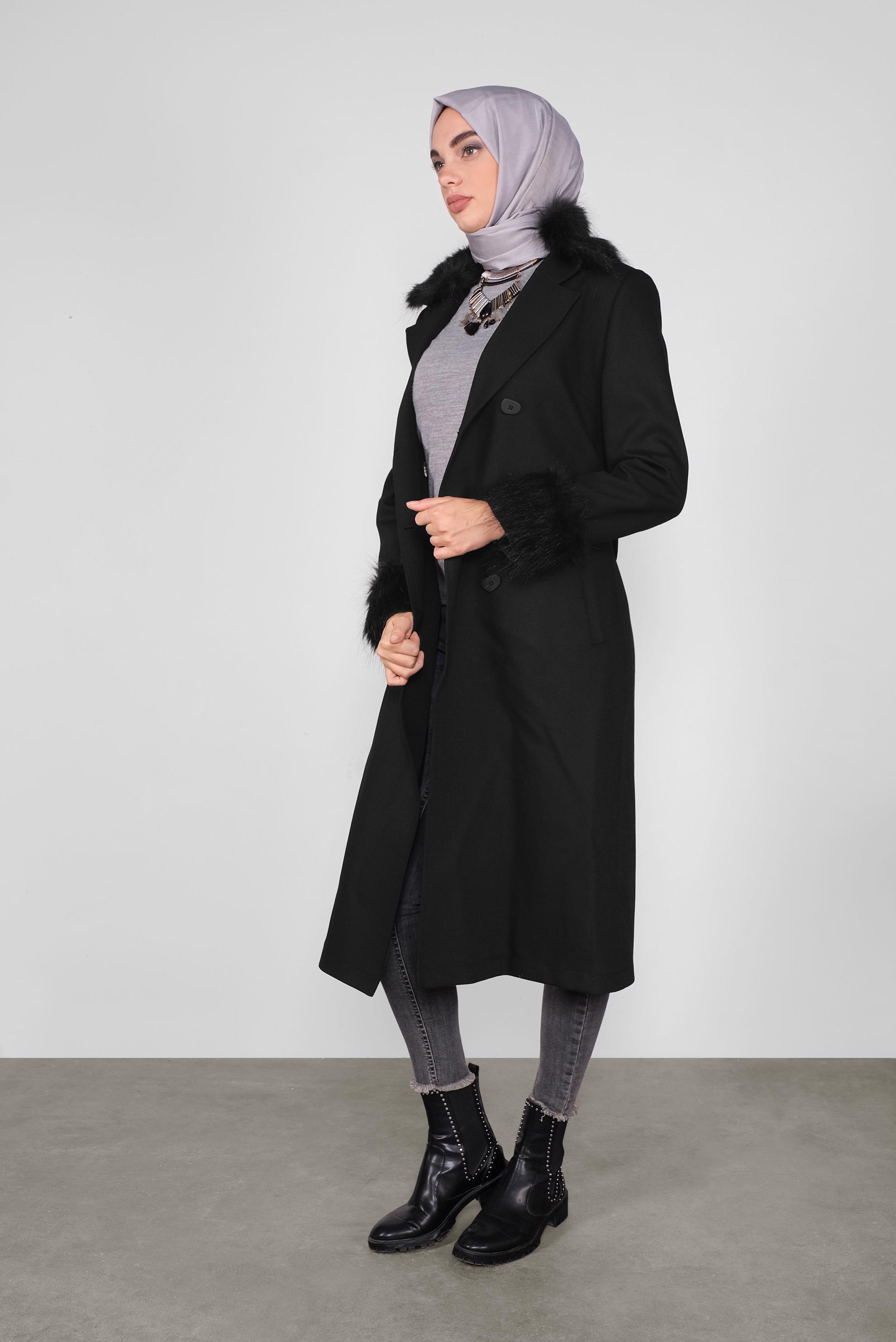 Tesettür giyim SİYAH KÜRK DETAYLI KAŞE KABAN 90156 