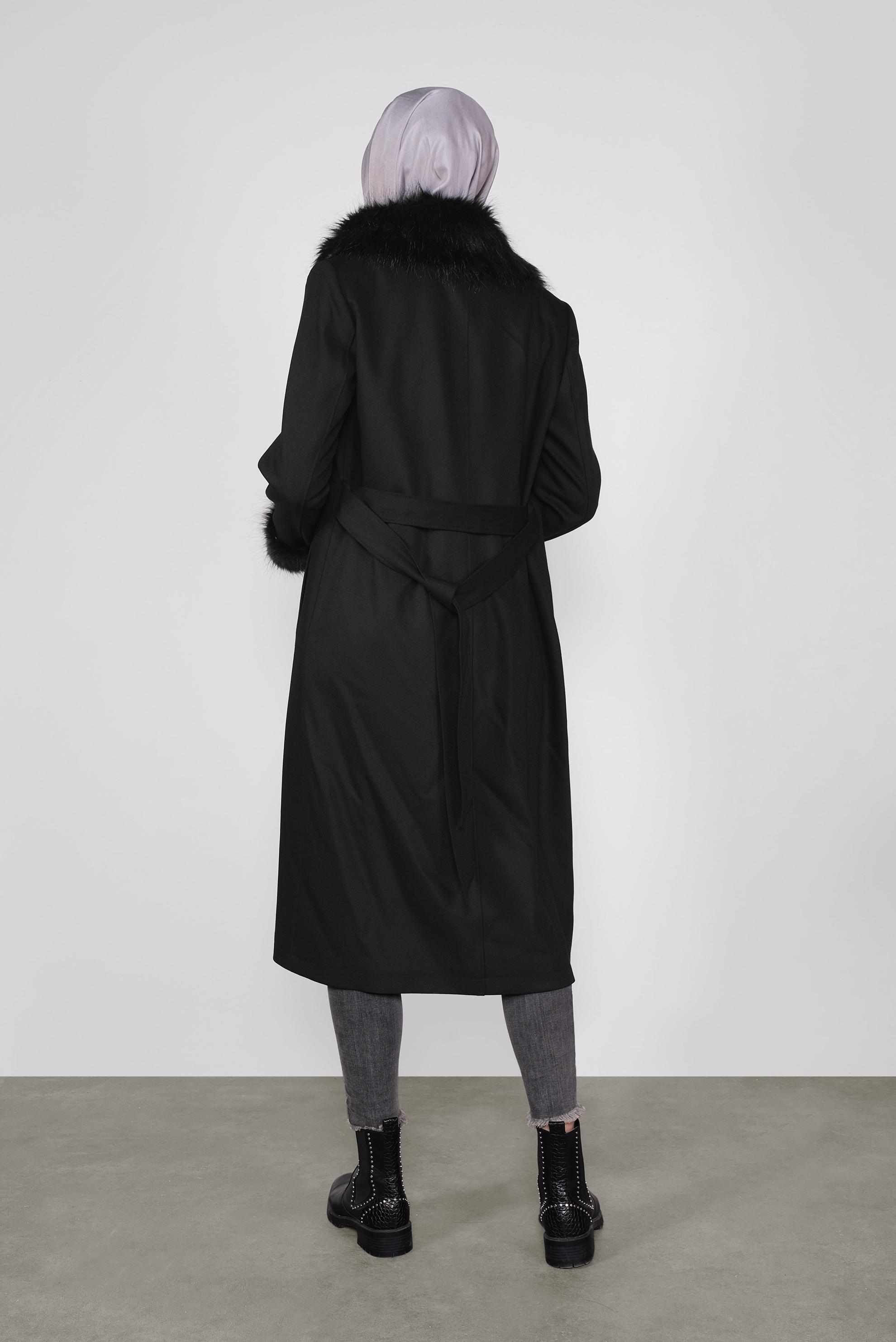 Tesettür giyim SİYAH KÜRK DETAYLI KAŞE KABAN 90156 