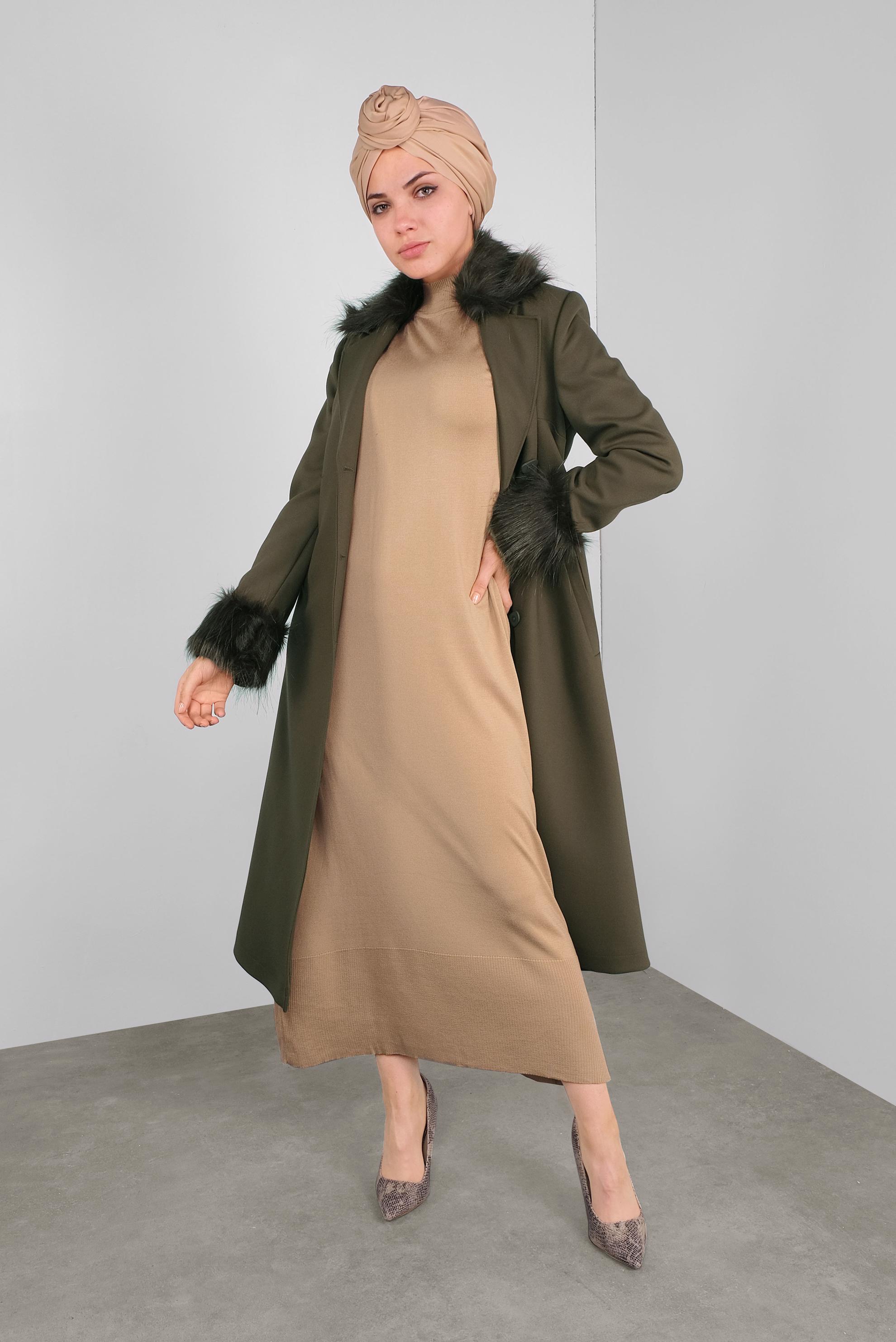 Tesettür giyim HAKİ KÜRK DETAYLI KAŞE KABAN 90156 