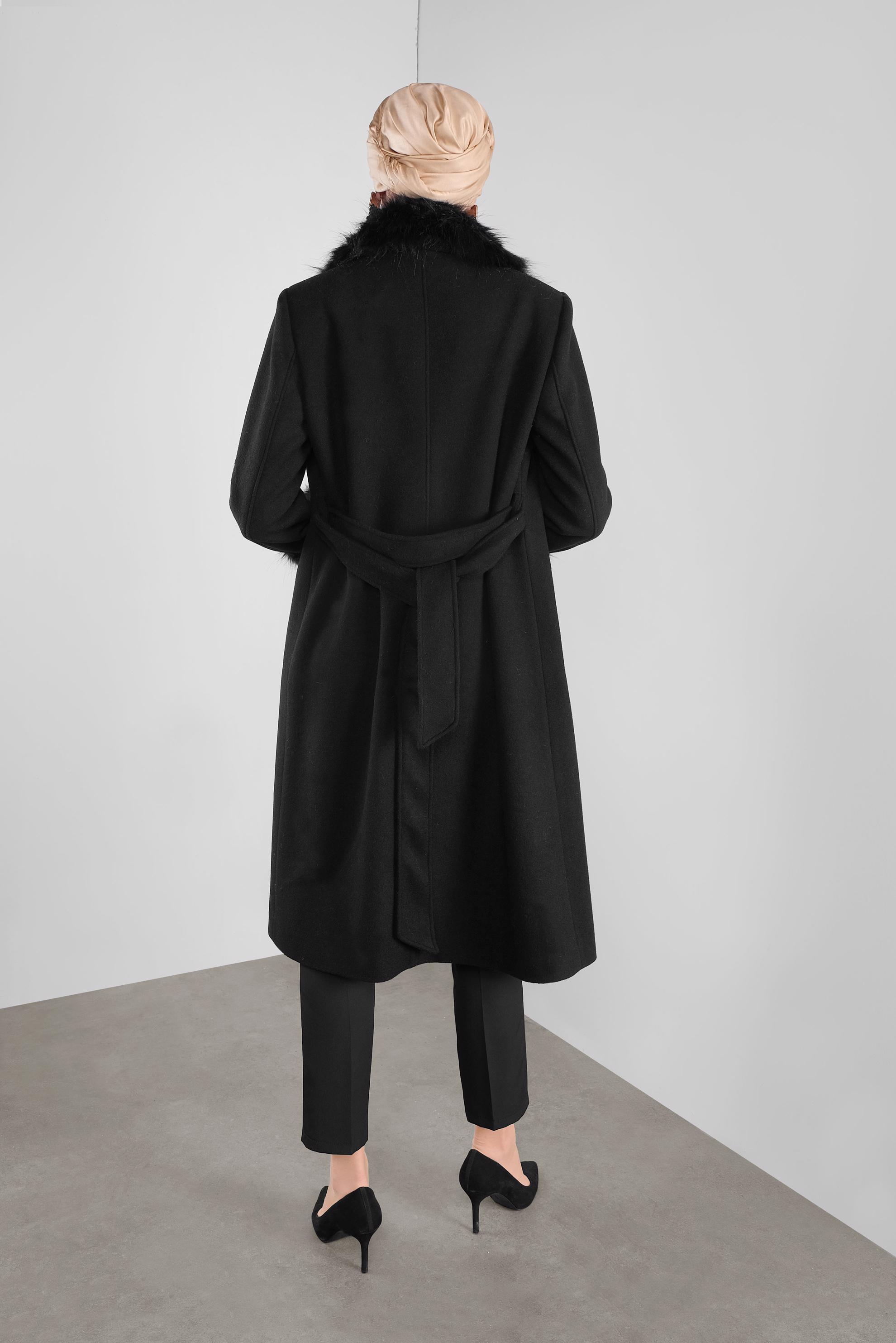 Tesettür giyim SİYAH KÜRKLÜ KUŞAKLI KAŞE KABAN 90164 