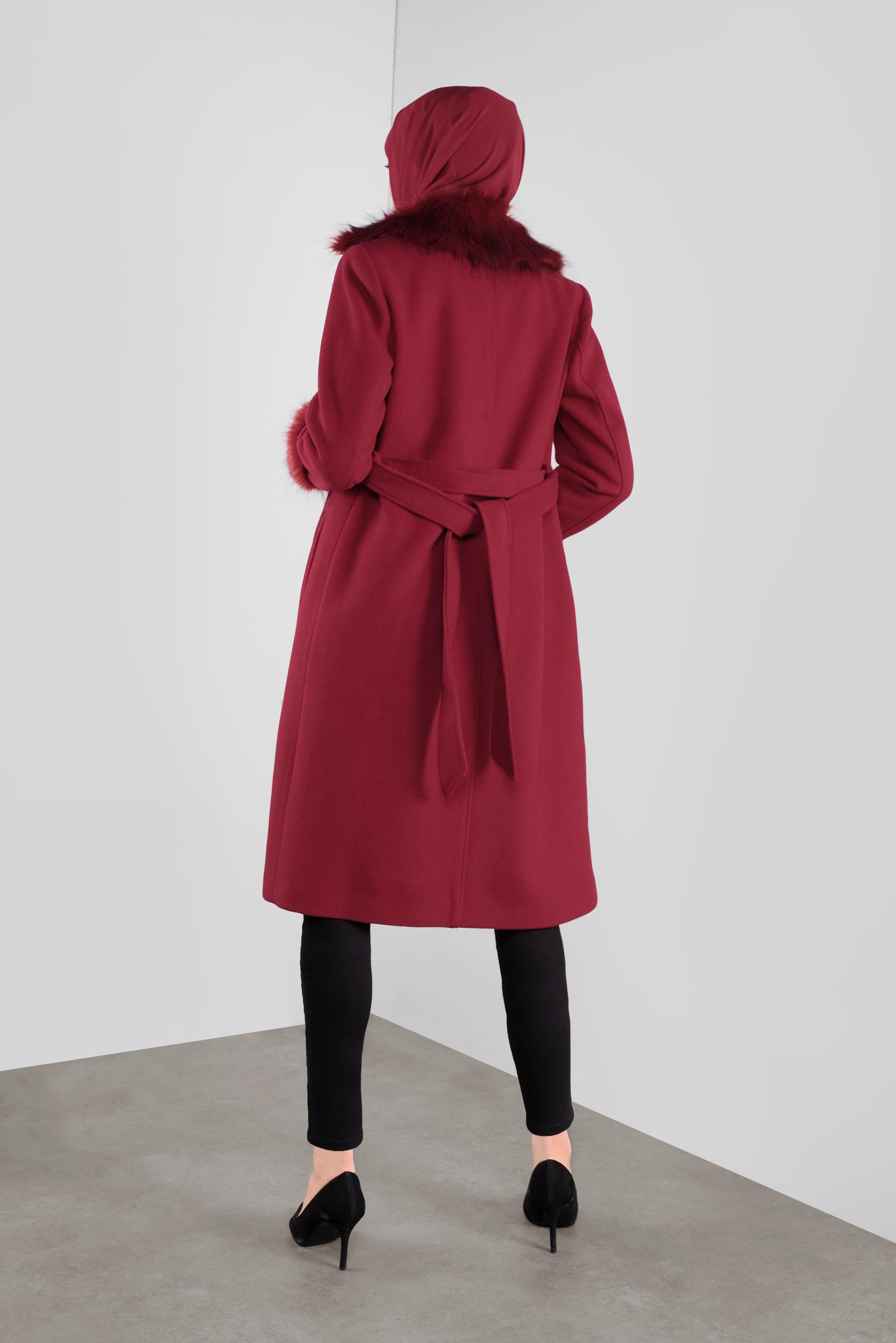 Vêtements hijab ROUGE BORDEAUX CABAN DÉTAILLÉE EN FOURRURE 90164