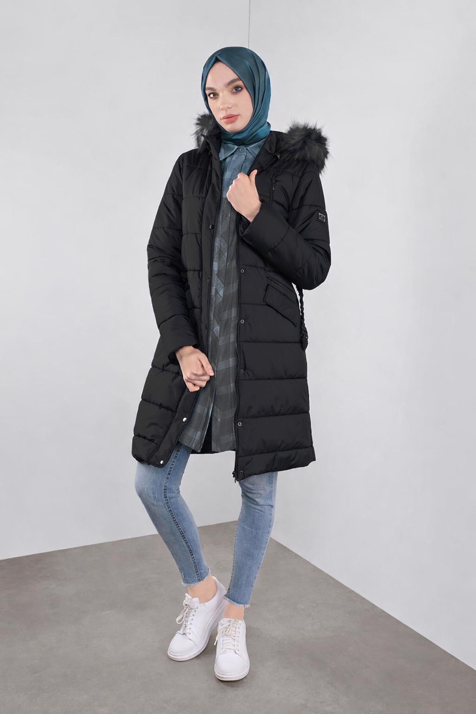 Tesettür giyim SİYAH KAPÜŞONU KÜRKLÜ ŞİŞME KABAN 90172 