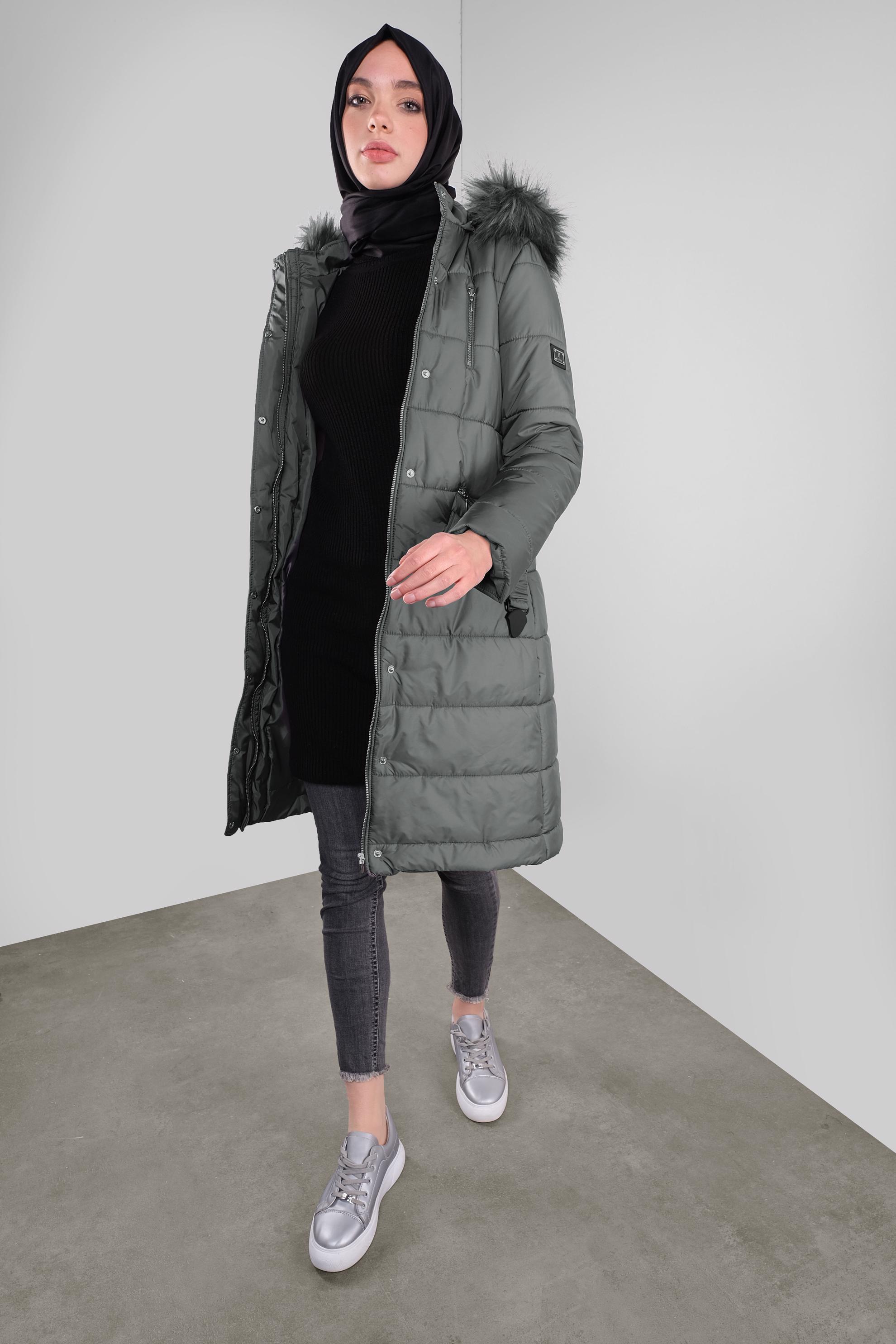 Tesettür giyim GRİ KAPÜŞONU KÜRKLÜ ŞİŞME KABAN 90172 
