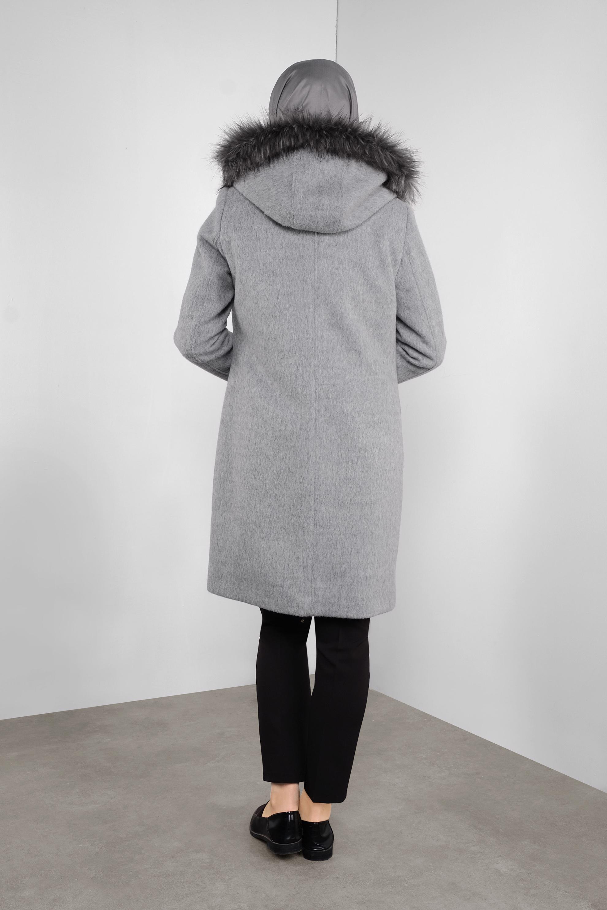 Tesettür giyim GRİ KAPÜŞONU KÜRKLÜ YÜN KABAN 90176