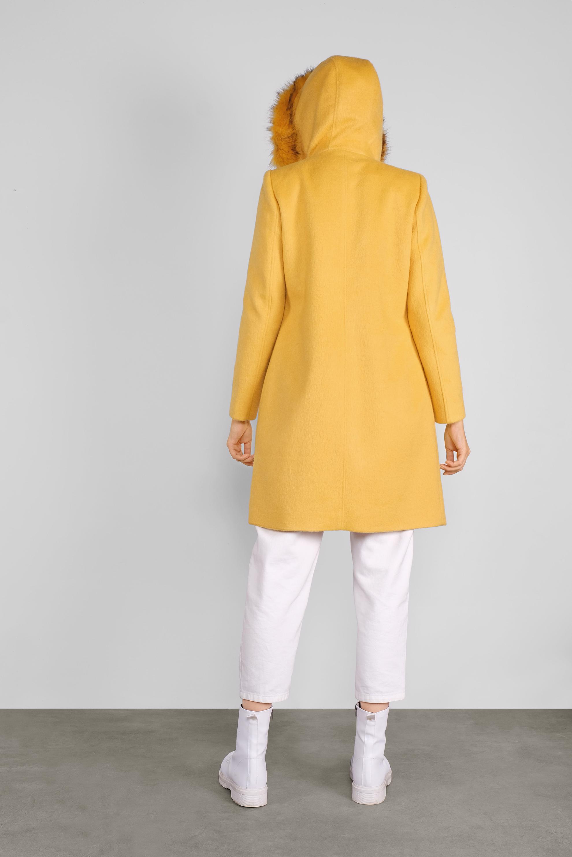 Tesettür giyim SARI KAPÜŞONU KÜRKLÜ YÜN KABAN 90176