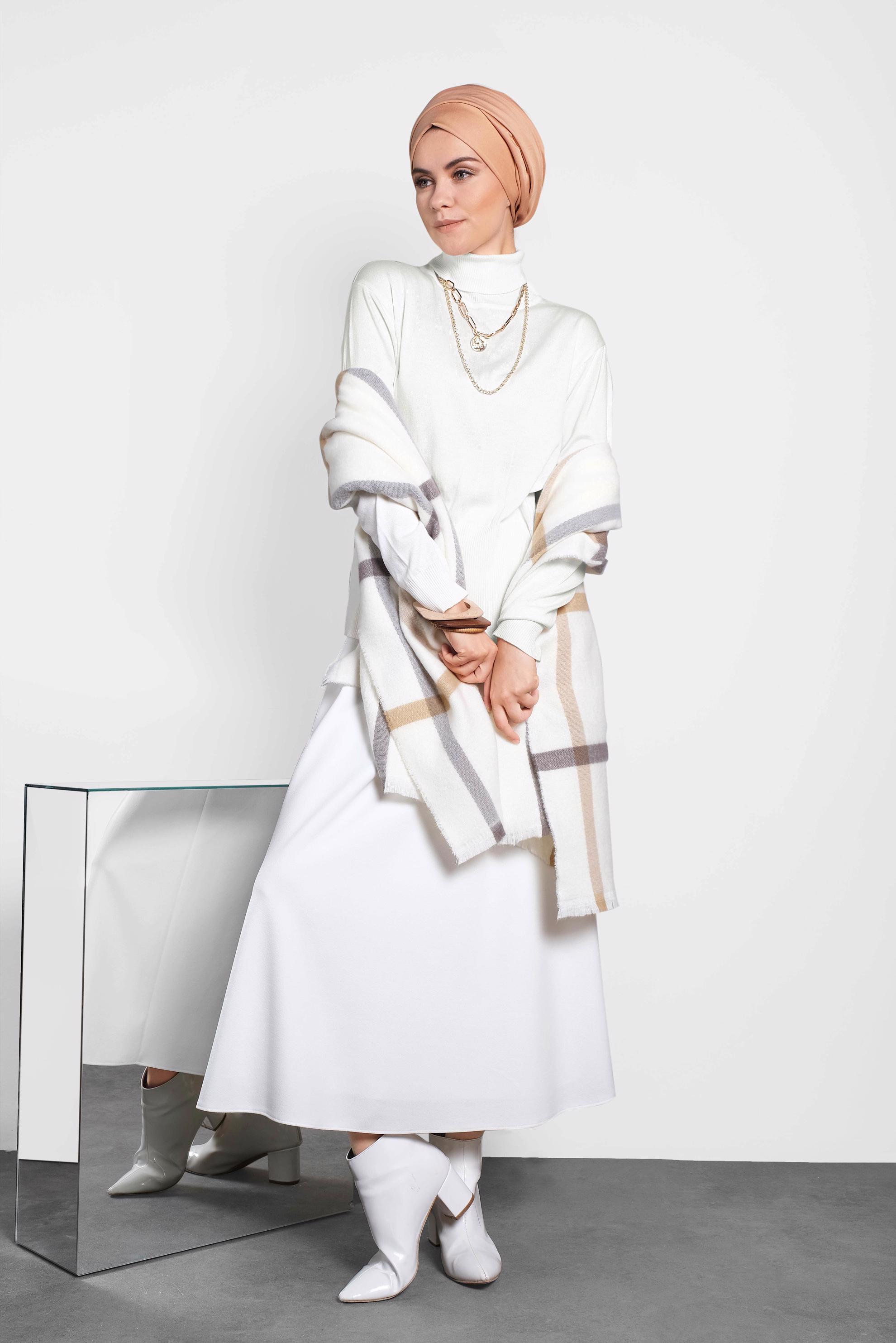 Tesettür giyim BEYAZ BALIKÇI YAKA TRİKO KAZAK 40042