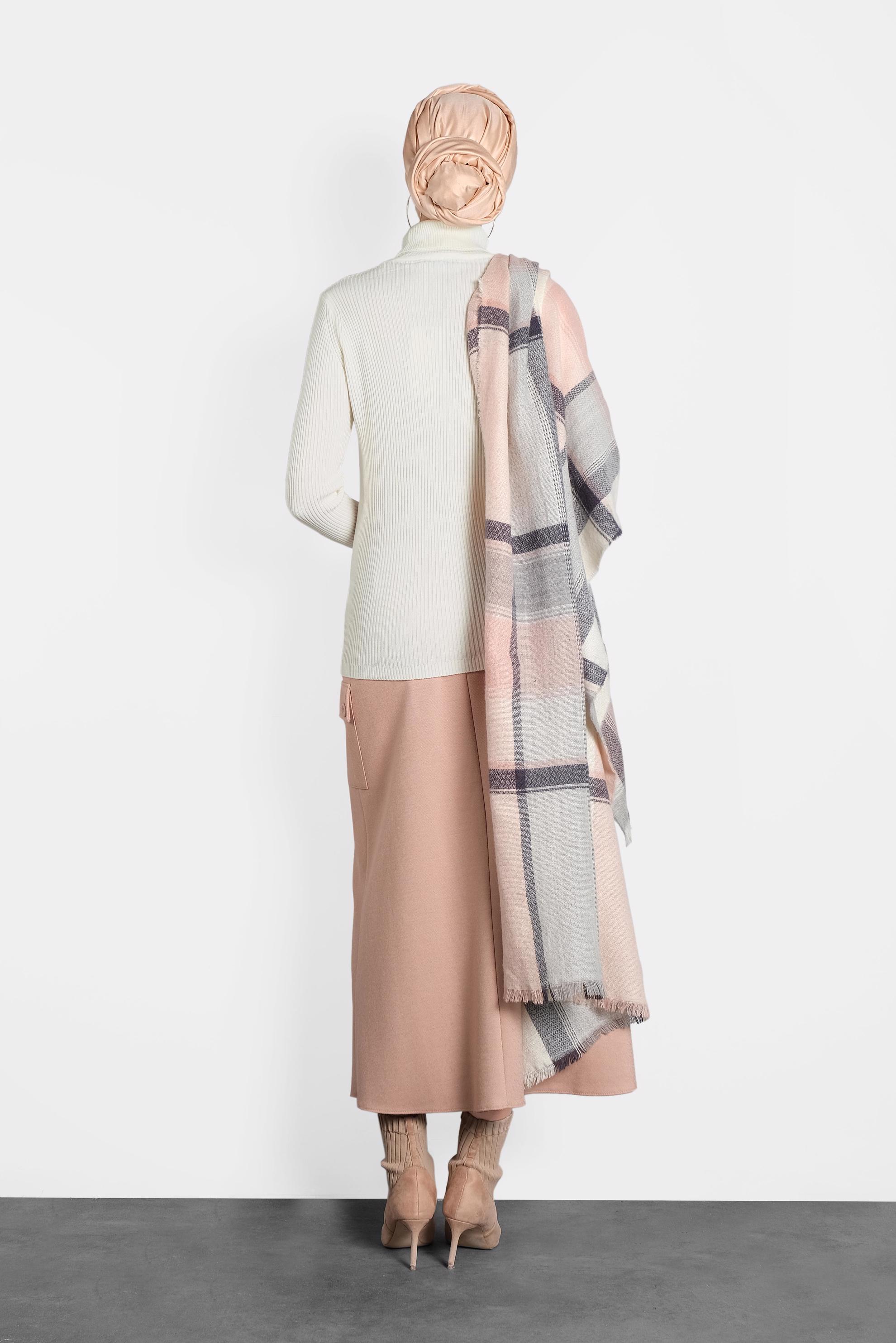 Tesettür giyim BEYAZ BOĞAZLI TRİKO KAZAK 40278