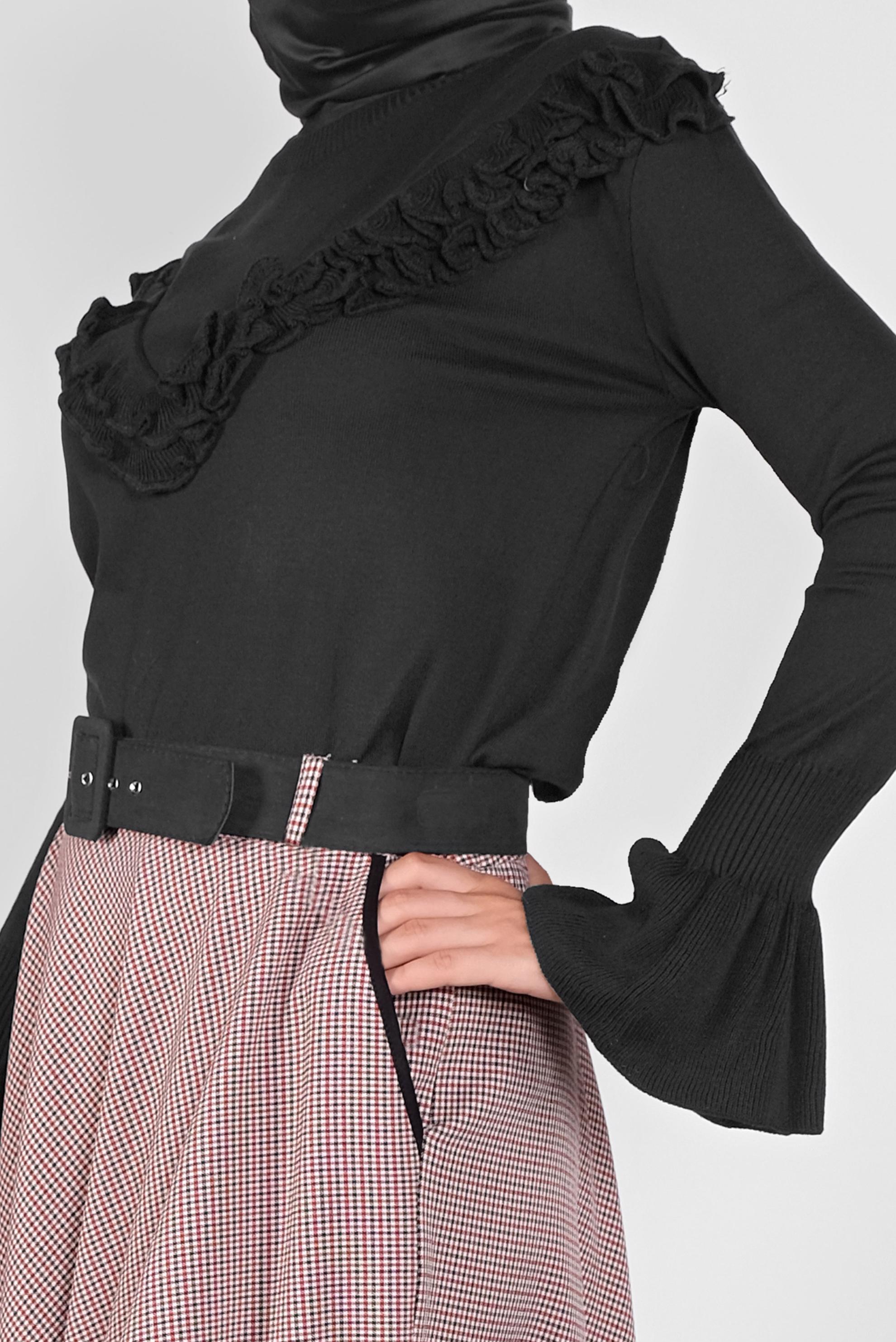Hijab clothing BLACK RUFFLED KNIT SWEATER 41025 