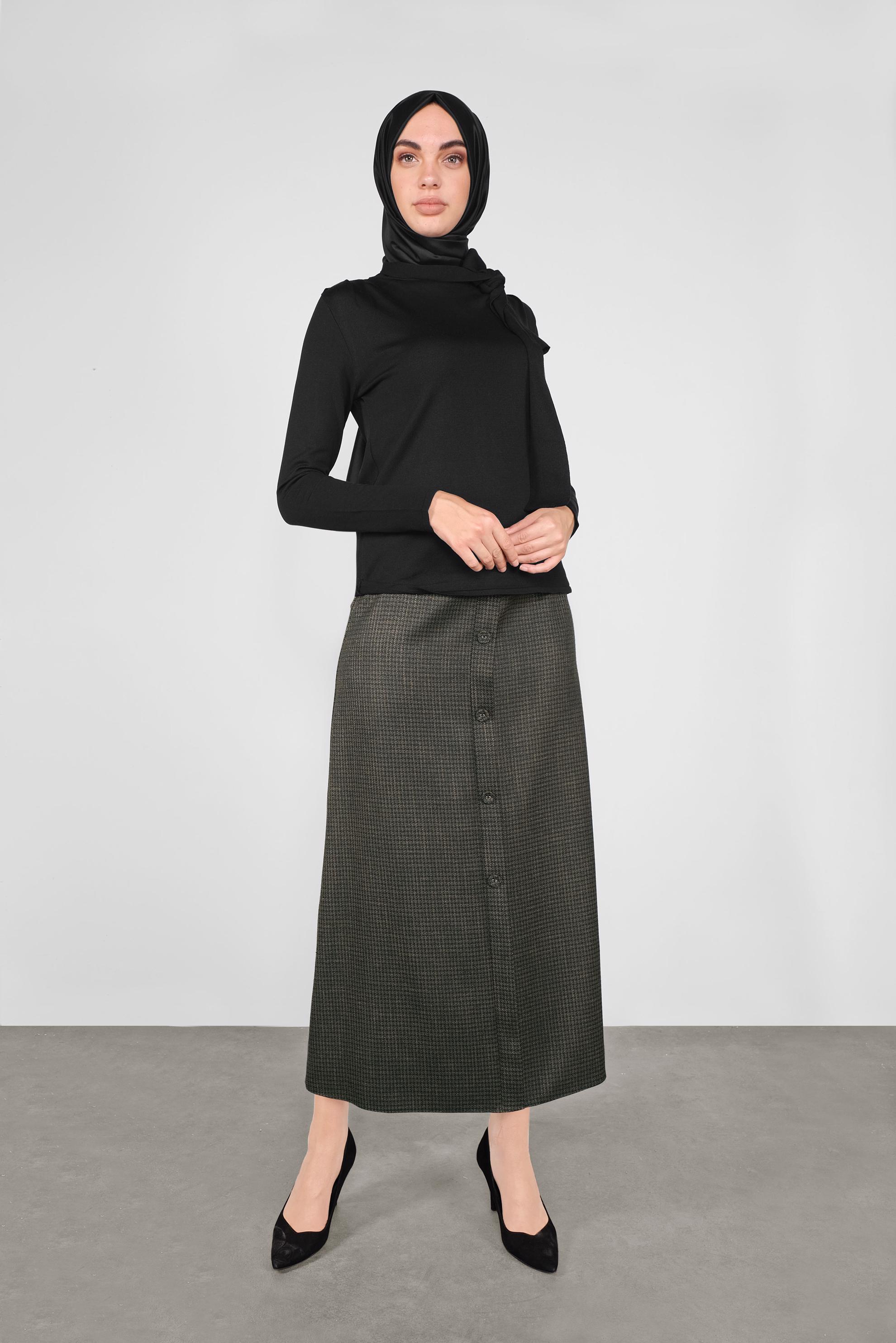 Tesettür giyim SİYAH YAKASI FİYONKLU TRİKO KAZAK 41028