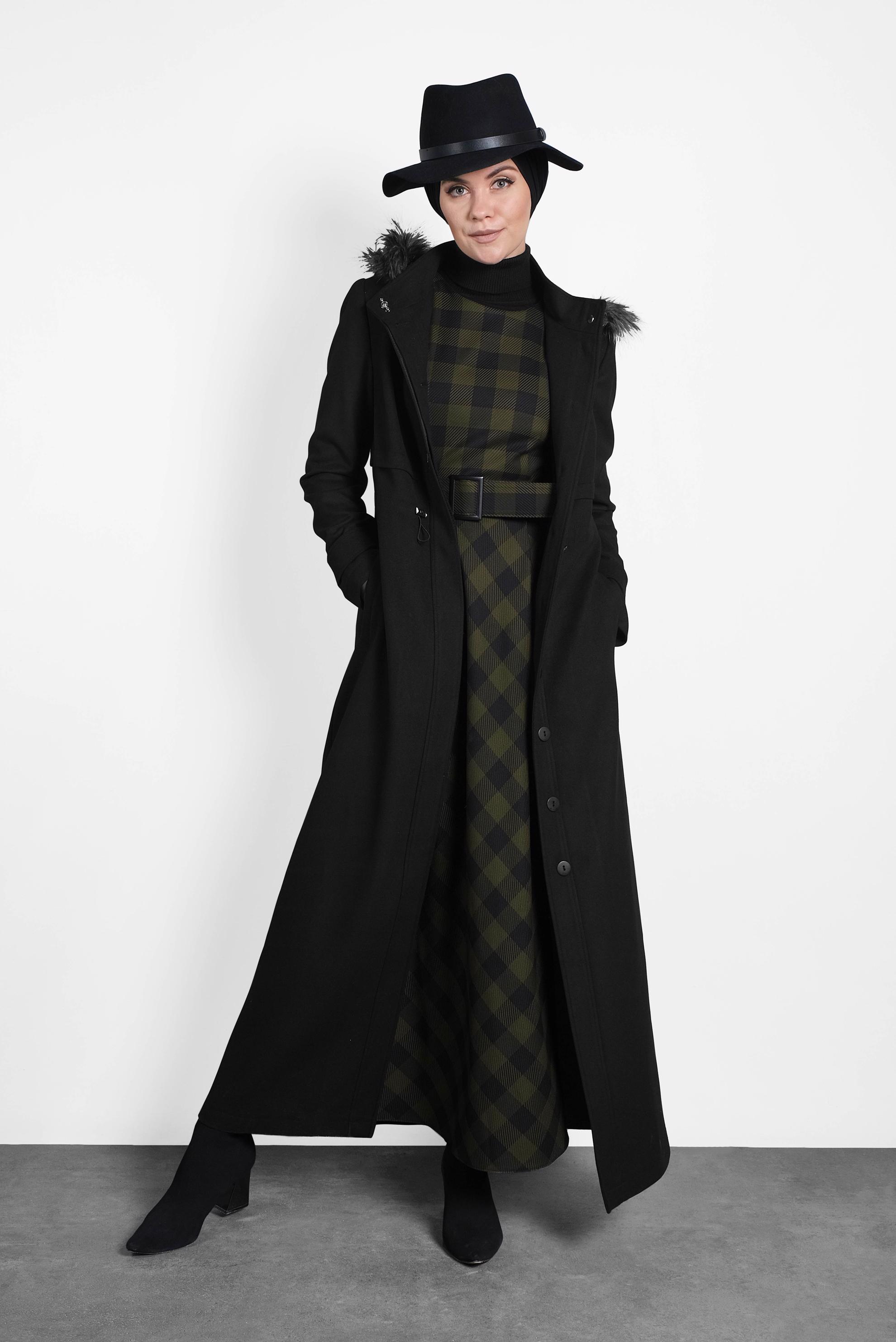 Tesettür giyim SİYAH DÜĞMELİ KAPÜŞONLU MANTO 90027 