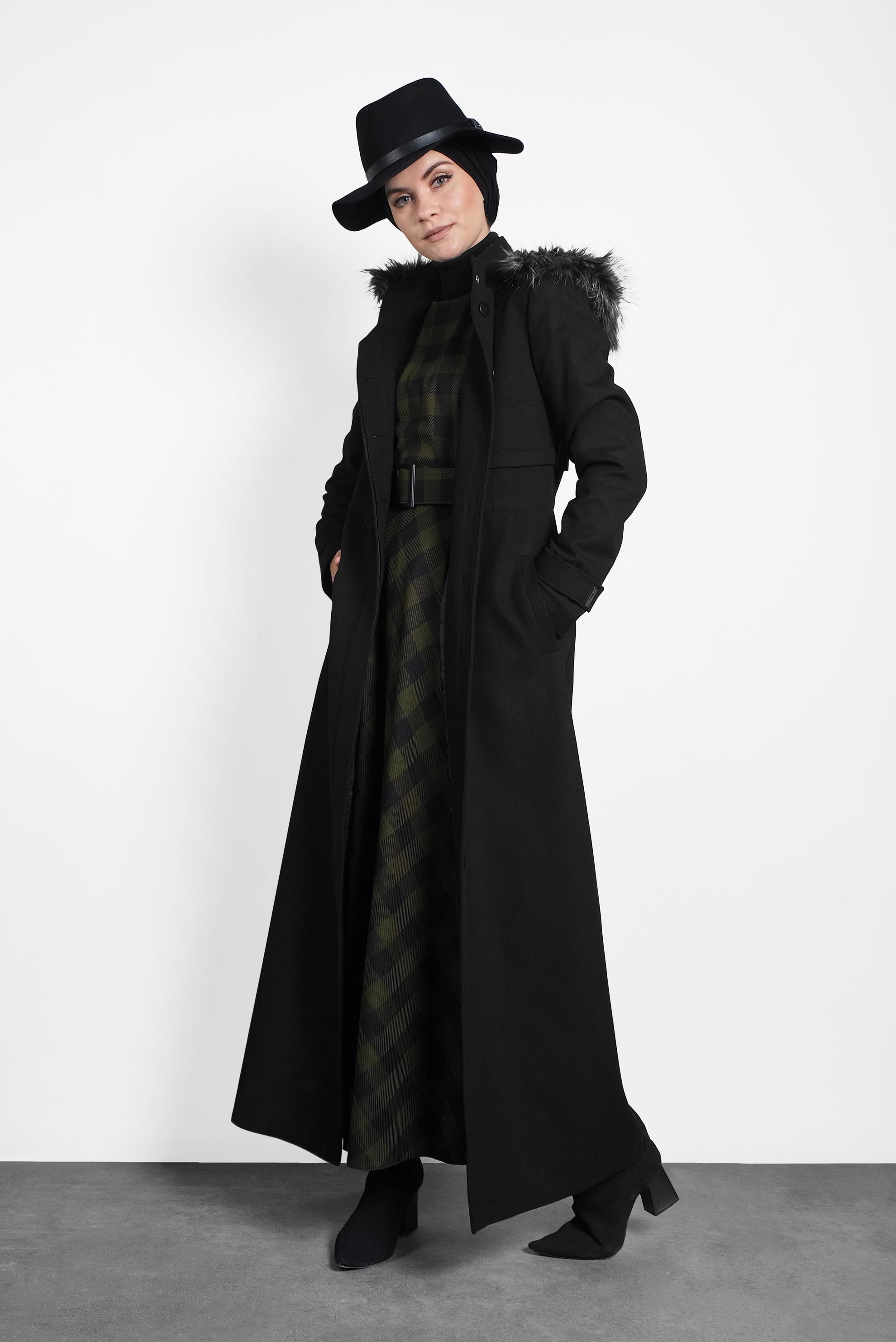 Tesettür giyim SİYAH DÜĞMELİ KAPÜŞONLU MANTO 90027 