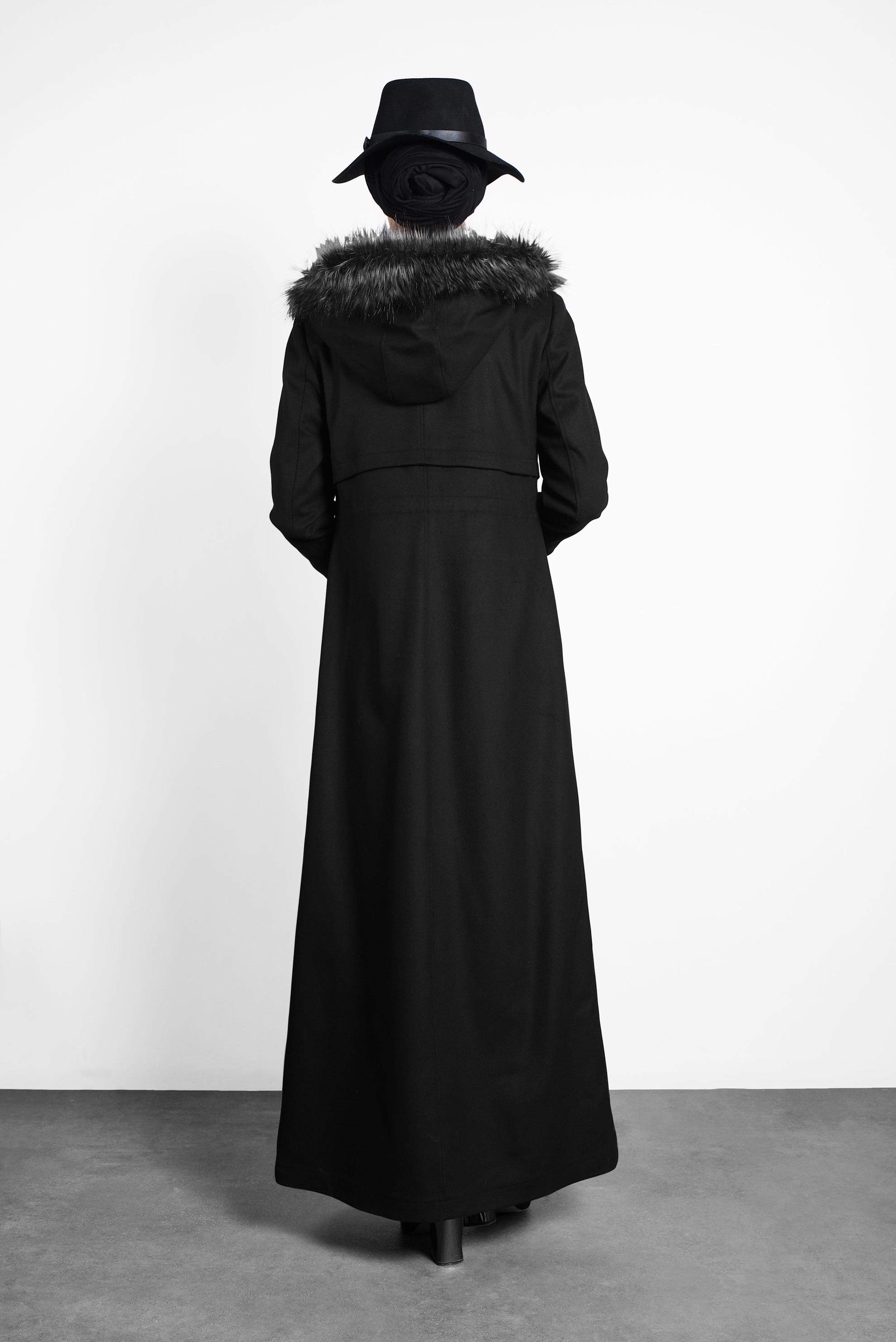 Tesettür giyim SİYAH DÜĞMELİ KAPÜŞONLU MANTO 90027 