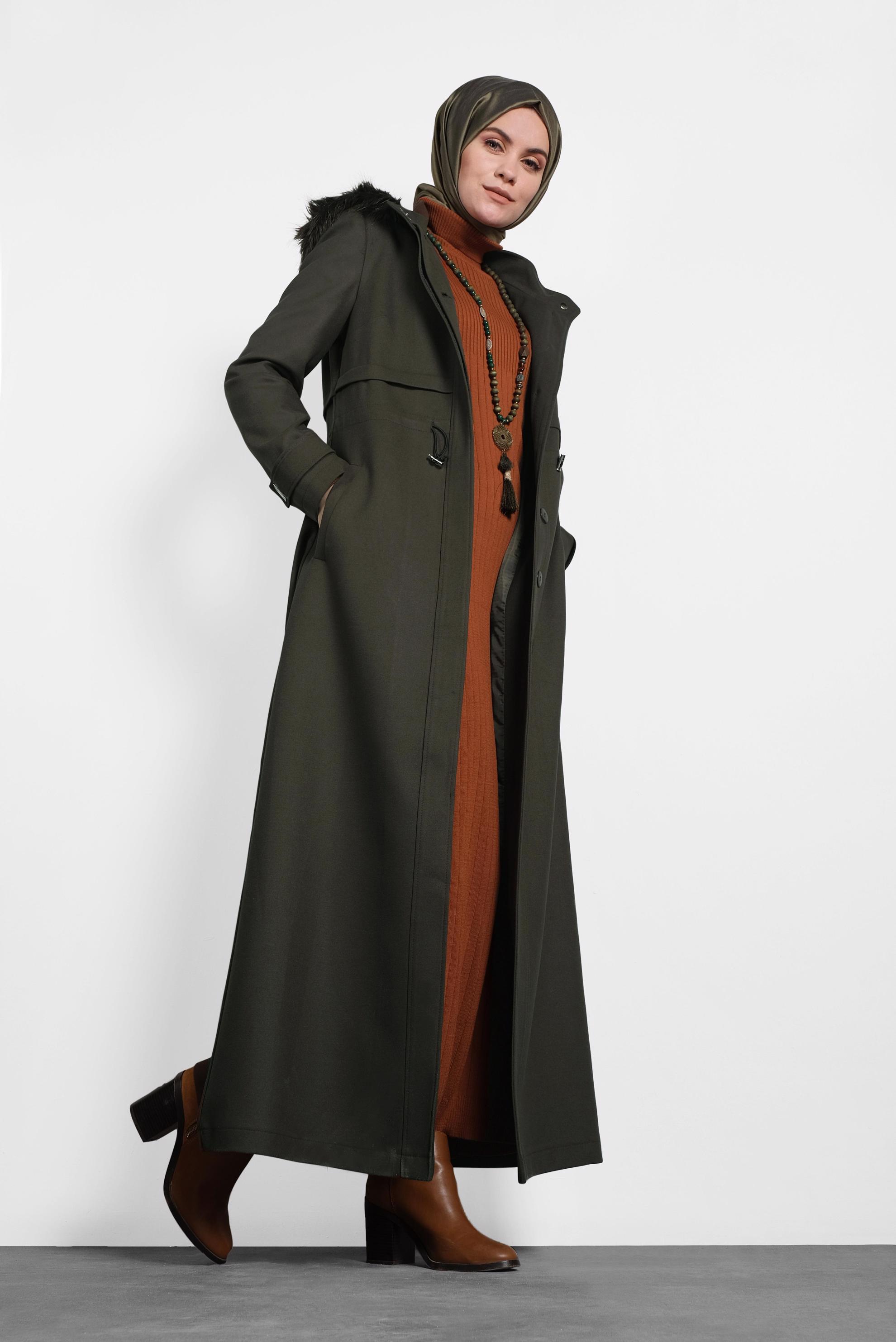 Tesettür giyim HAKİ DÜĞMELİ KAPÜŞONLU MANTO 90027 