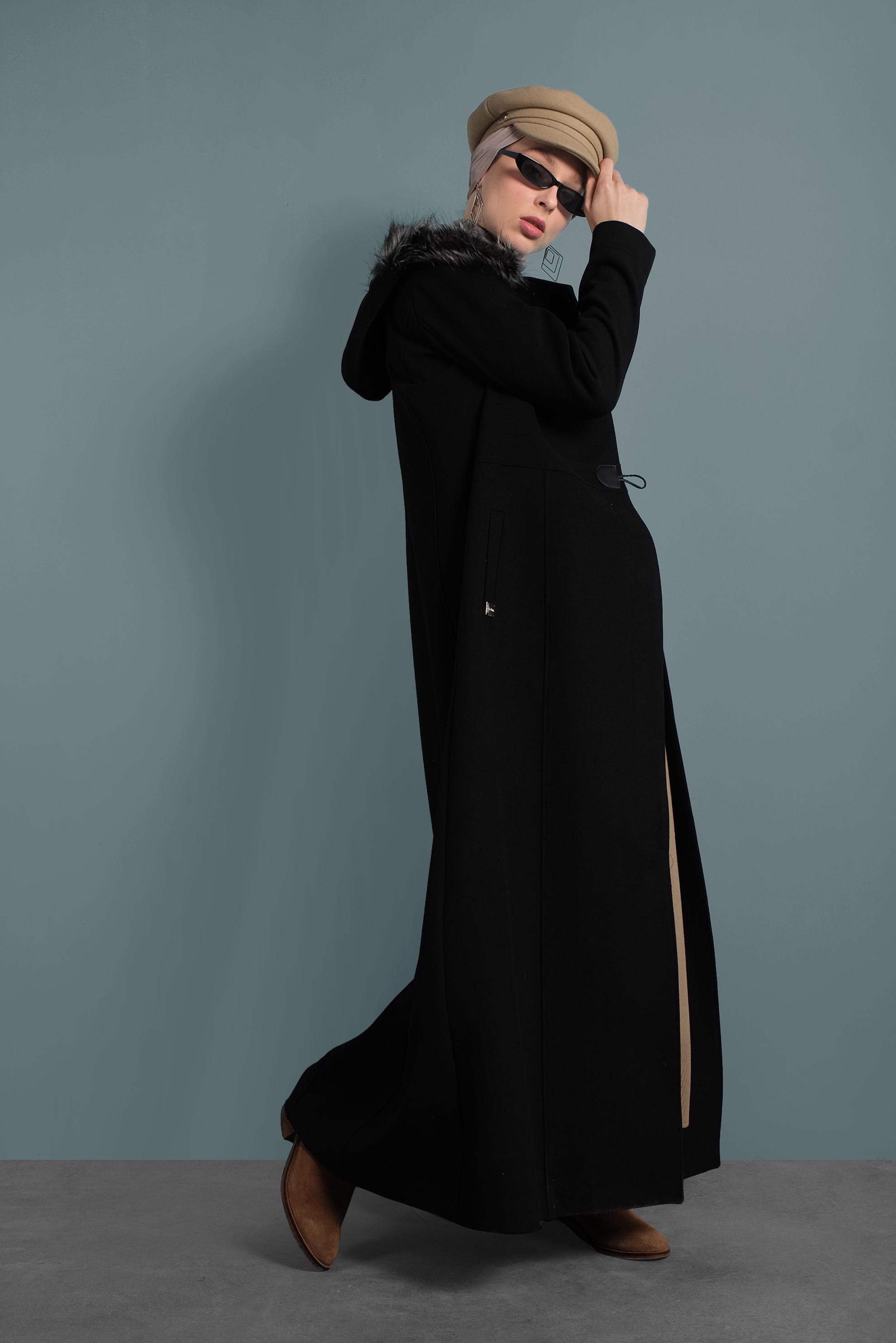 Tesettür giyim SİYAH DÜĞMELİ KAPÜŞONLU MANTO 90030