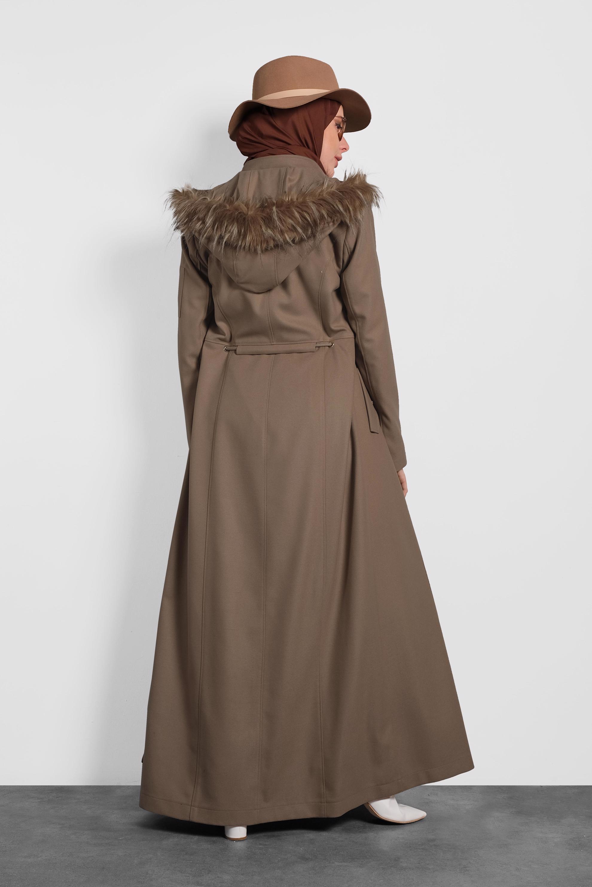 Tesettür giyim BEJ KAPÜŞONLU CEPLİ MANTO 90047