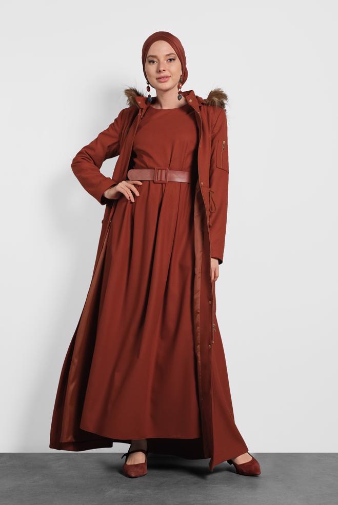 Tesettür giyim TURUNCU KAPÜŞONLU CEPLİ MANTO 90047 - ALVİNA