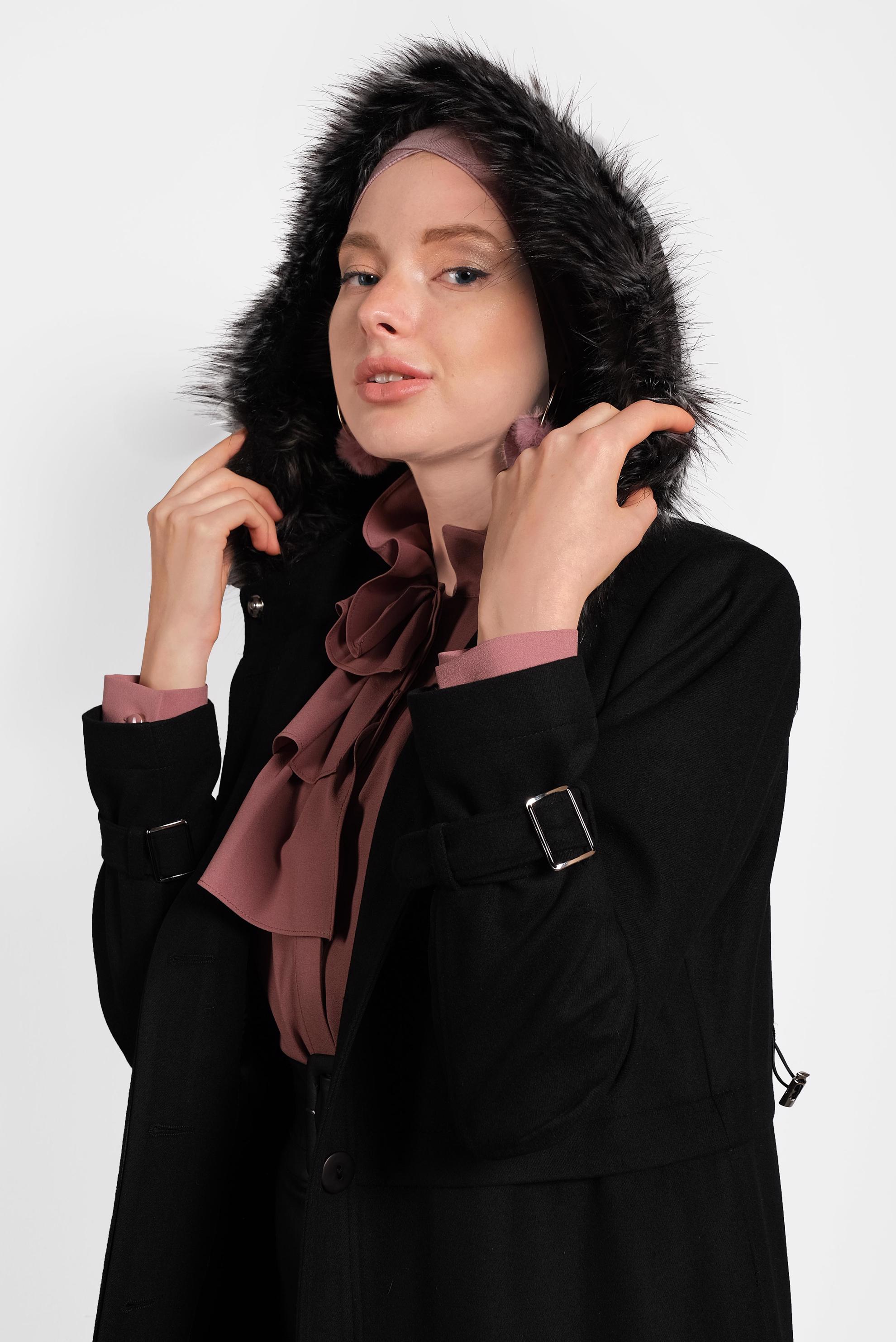 Tesettür giyim SİYAH KAPÜŞONLU BELİ BÜZGÜLÜ MANTO 90048