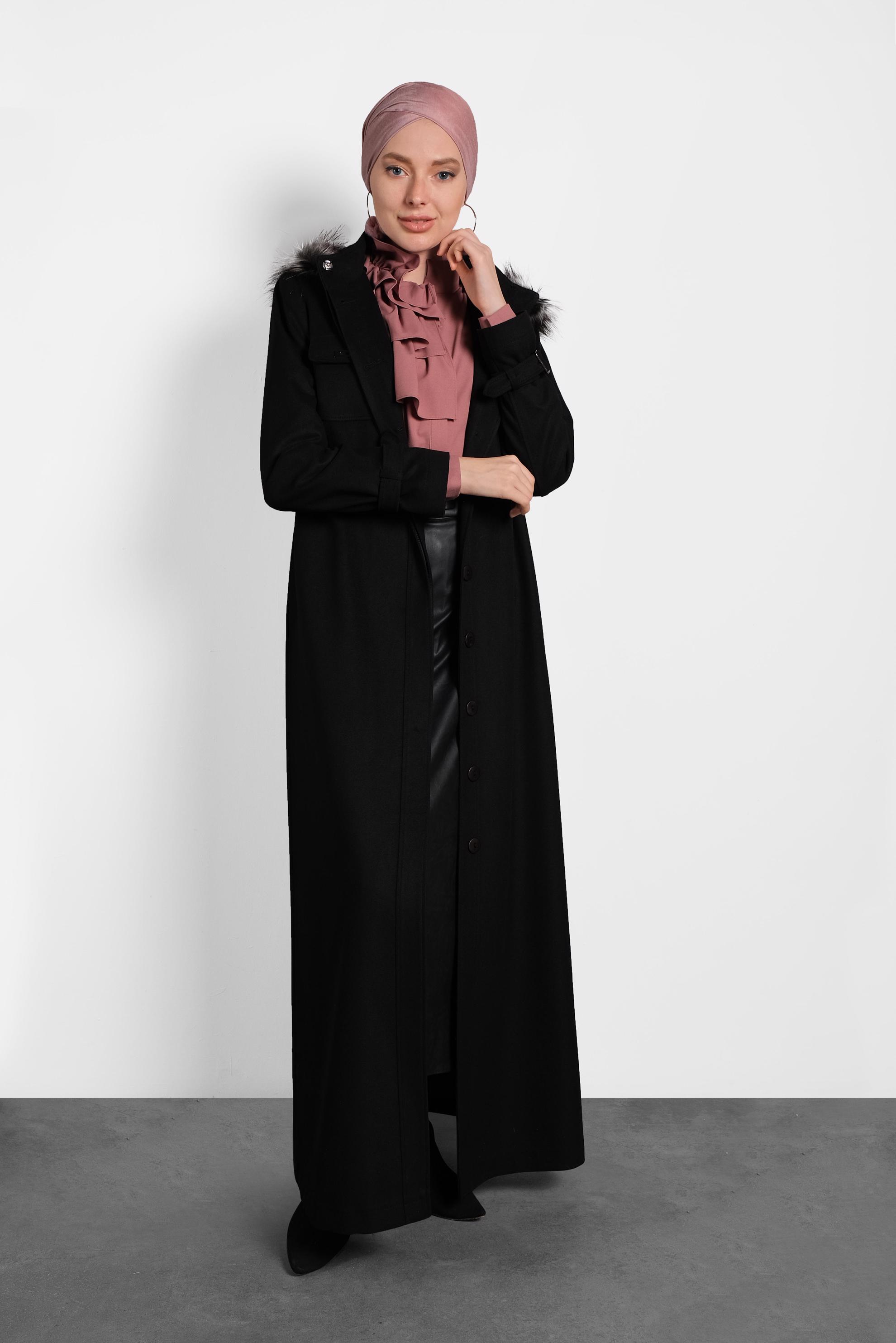 Tesettür giyim SİYAH KAPÜŞONLU BELİ BÜZGÜLÜ MANTO 90048