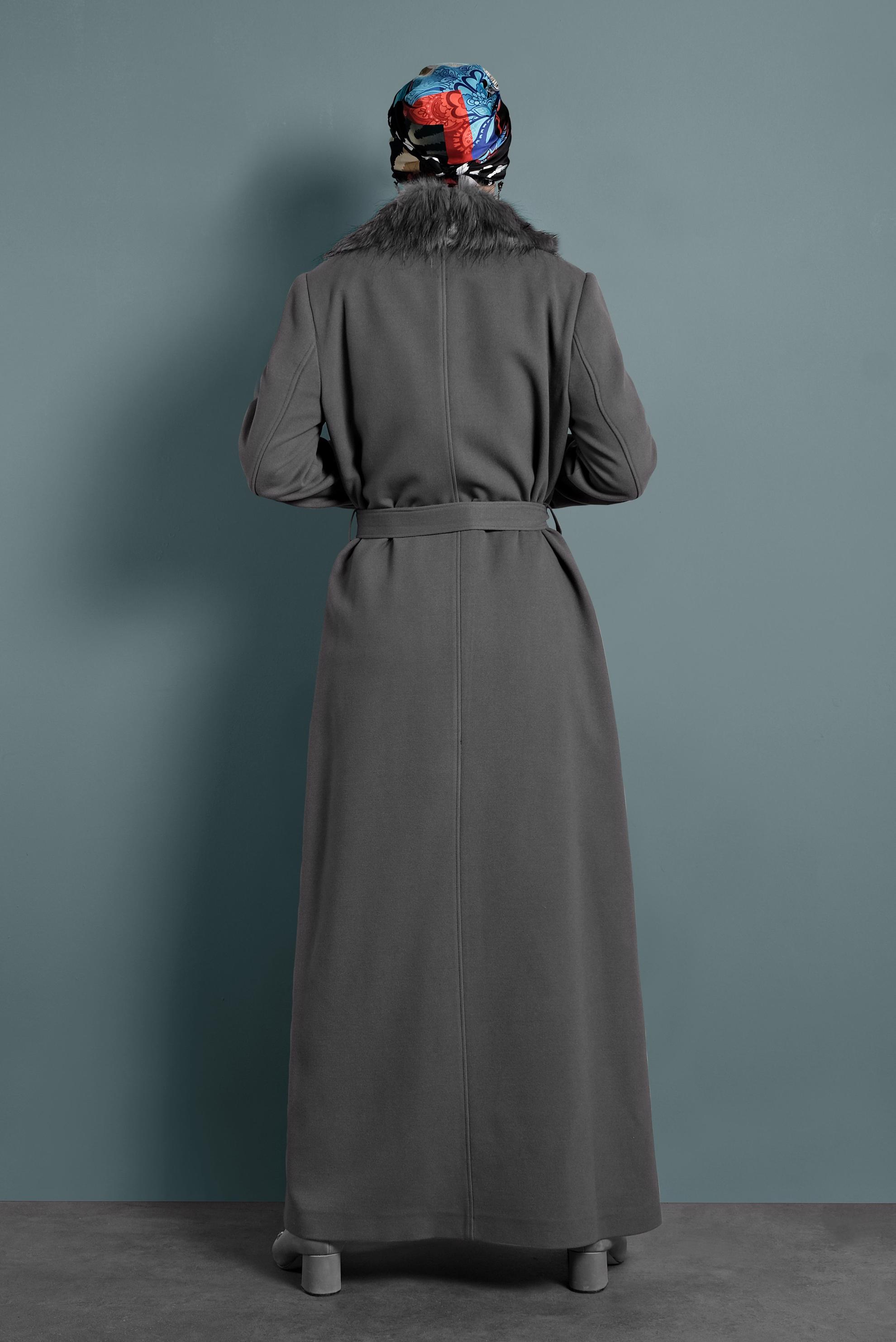 Tesettür giyim GRİ KUŞAKLI DÜĞMELİ MANTO 90061 