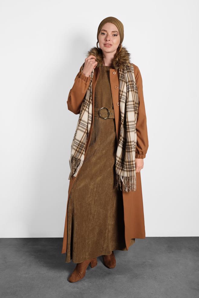 Vêtements hijab TABA MANTEAU À COL EN FOURRURE AVEC CEINTURE 90077 - ALVİNA