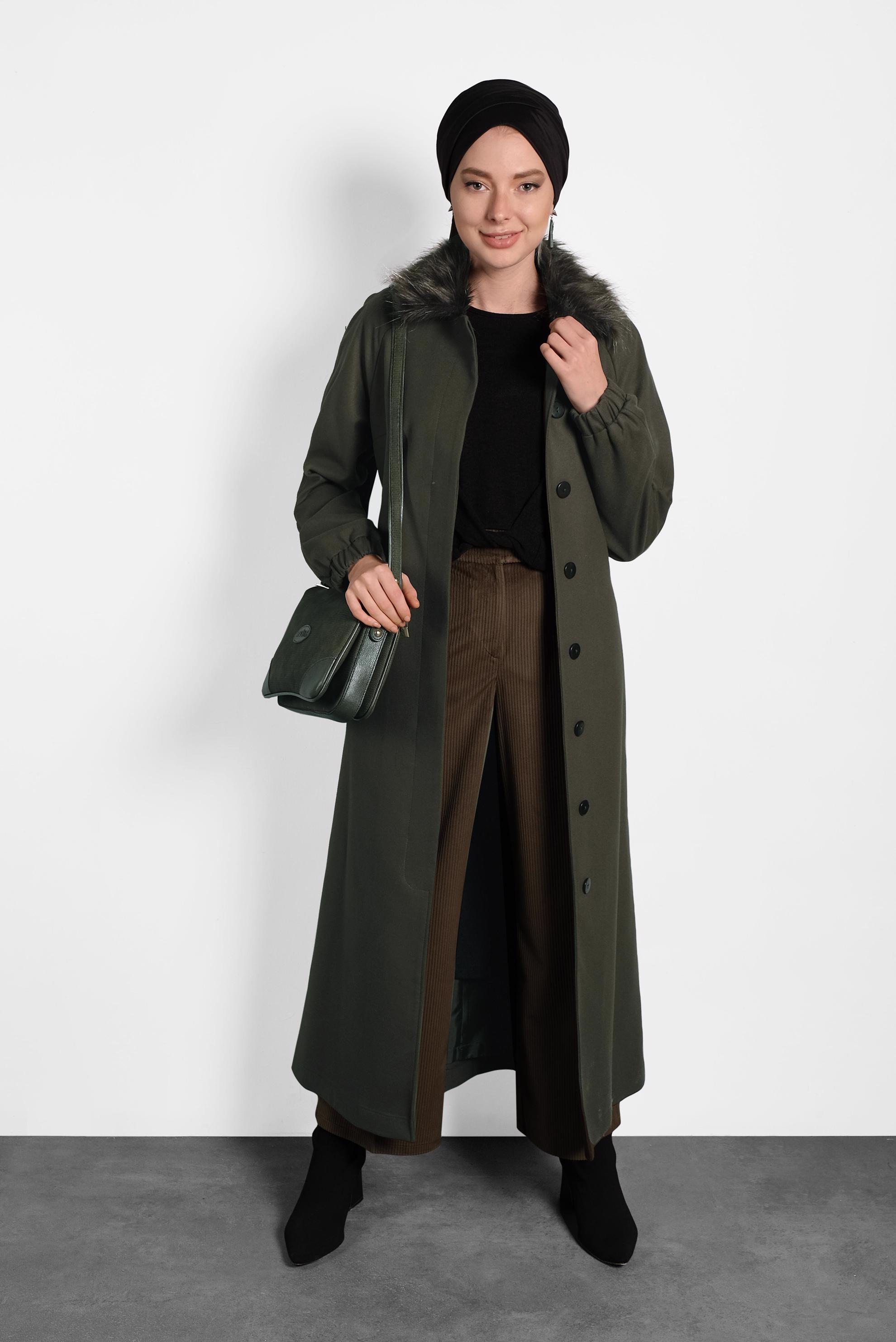 Tesettür giyim HAKİ YAKASI KÜRKLÜ KUŞAKLI MANTO 90077