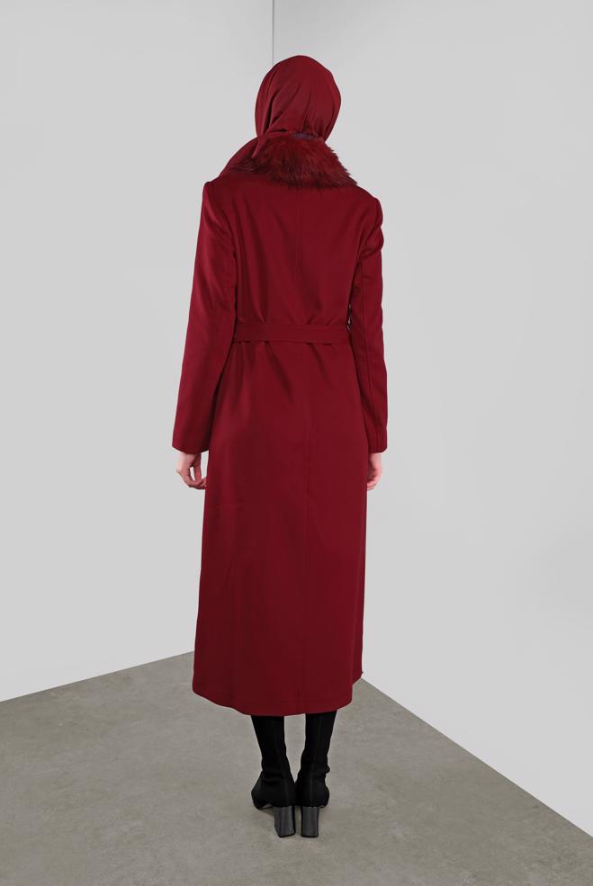 Vêtements hijab ROUGE BORDEAUX MANTEAU CEINTURÉ DÉTAIL FAUSSE FOURRURE 90103 - ALVİNA