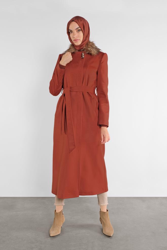 Vêtements hijab ORANGE MANTEAU CEINTURÉ DÉTAIL FAUSSE FOURRURE 90103 - ALVİNA