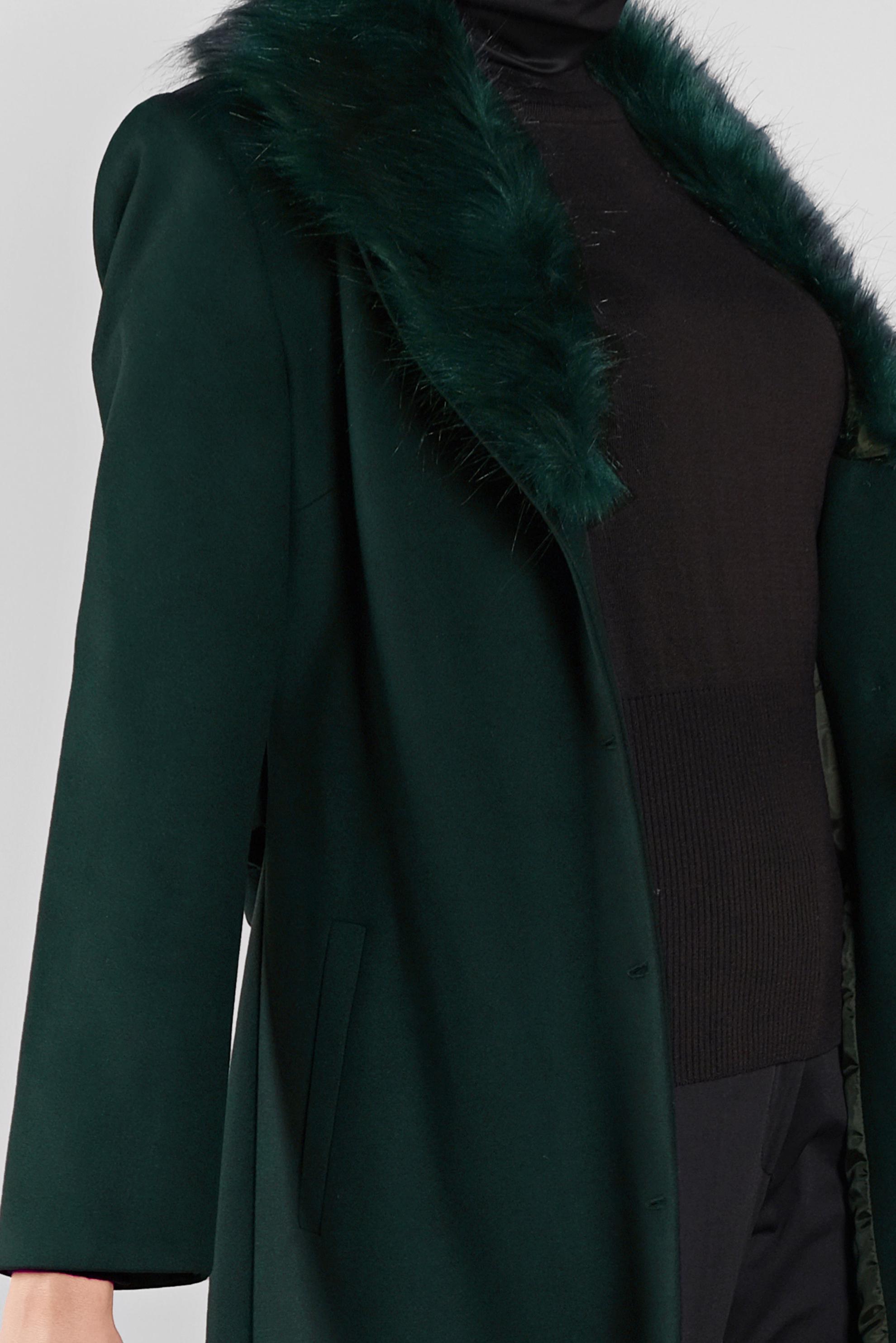 Tesettür giyim YEŞİL YAKASI KÜRKLÜ KEMERLİ MANTO 90104