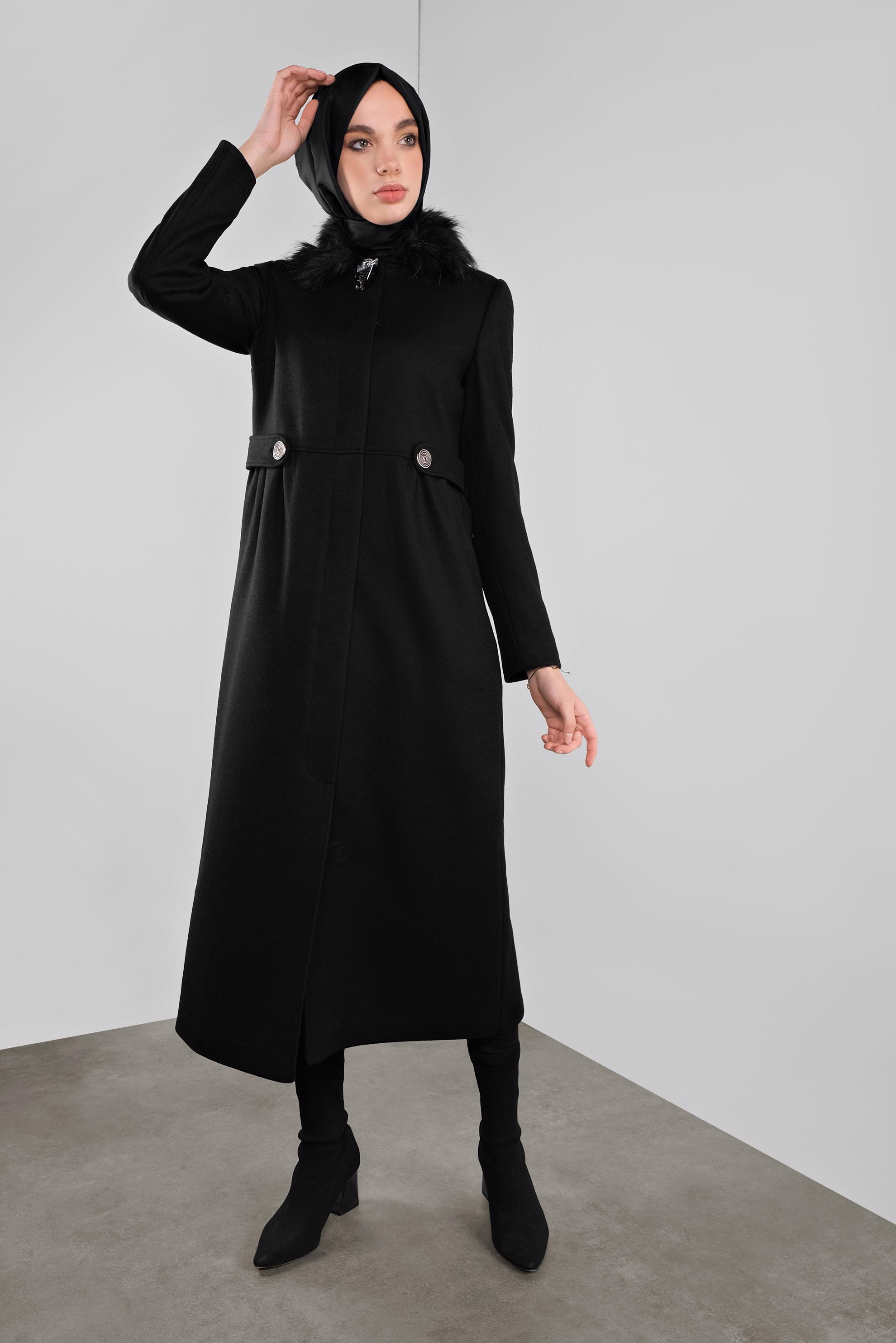 Tesettür giyim SİYAH YAKASI BROŞLU KAŞE MANTO 90123 