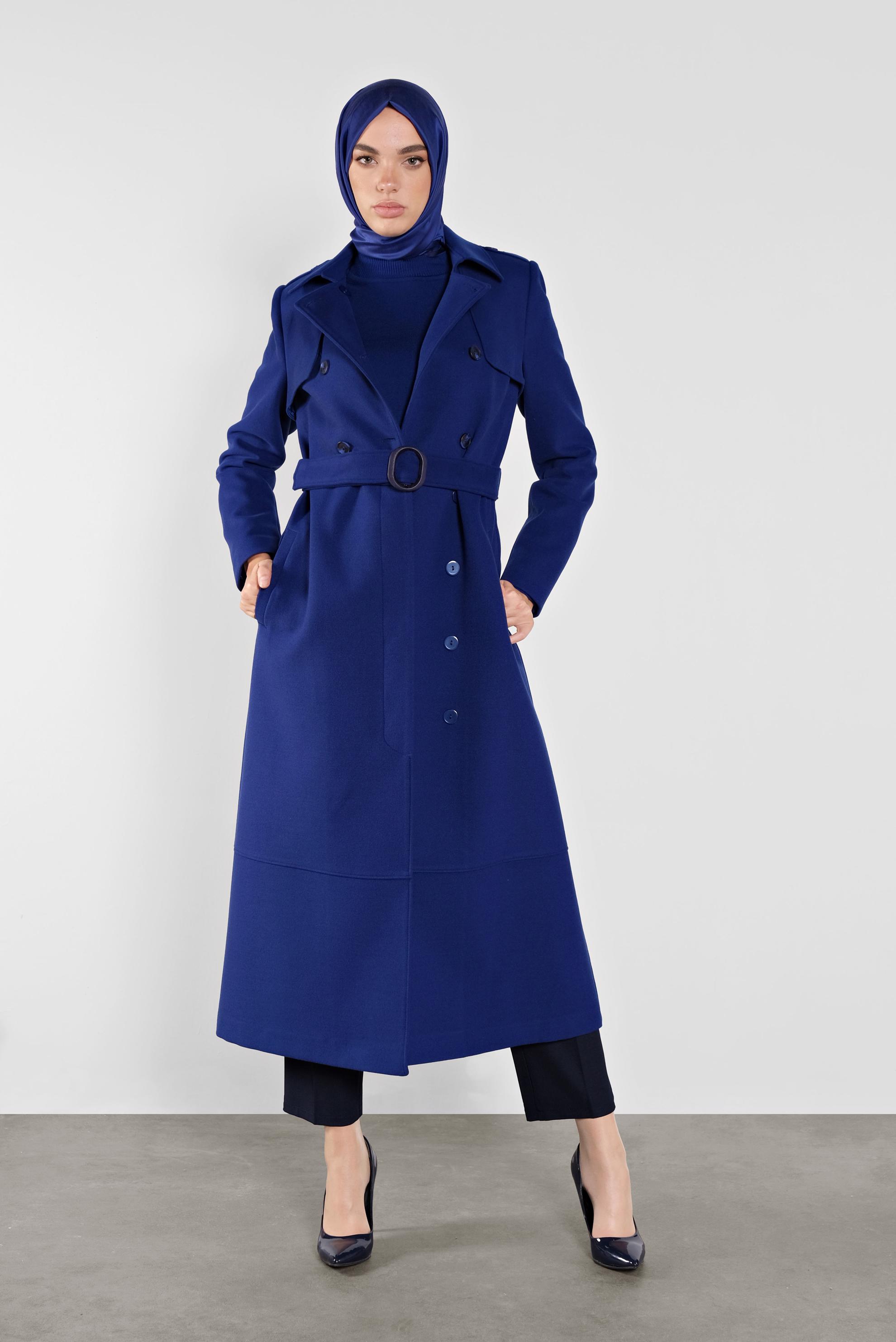 Tesettür giyim MAVİ DÜĞMELİ KEMERLİ MANTO 90124