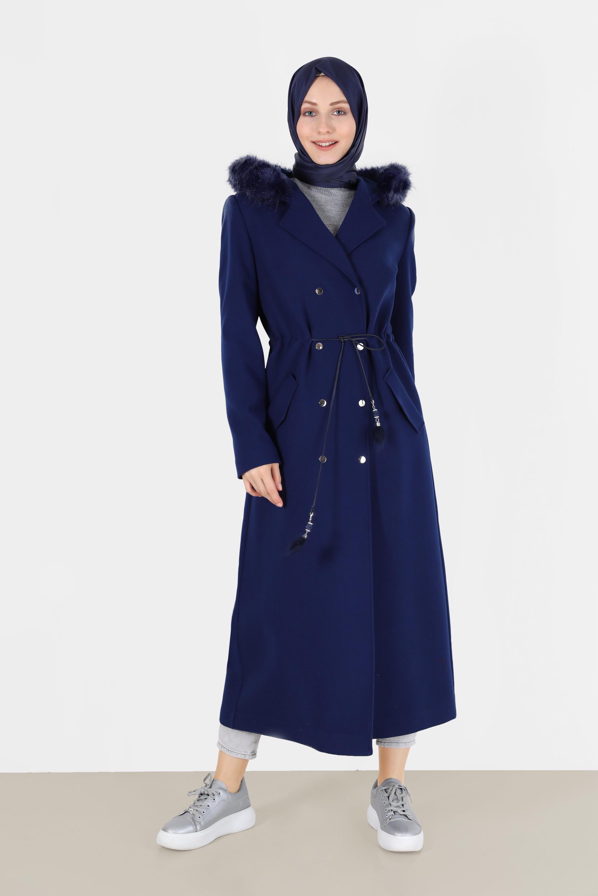 Vêtements hijab BLEU MANTEAU À TAILLE FRONCÉE AVEC DÉTAIL FOURRURE 90141