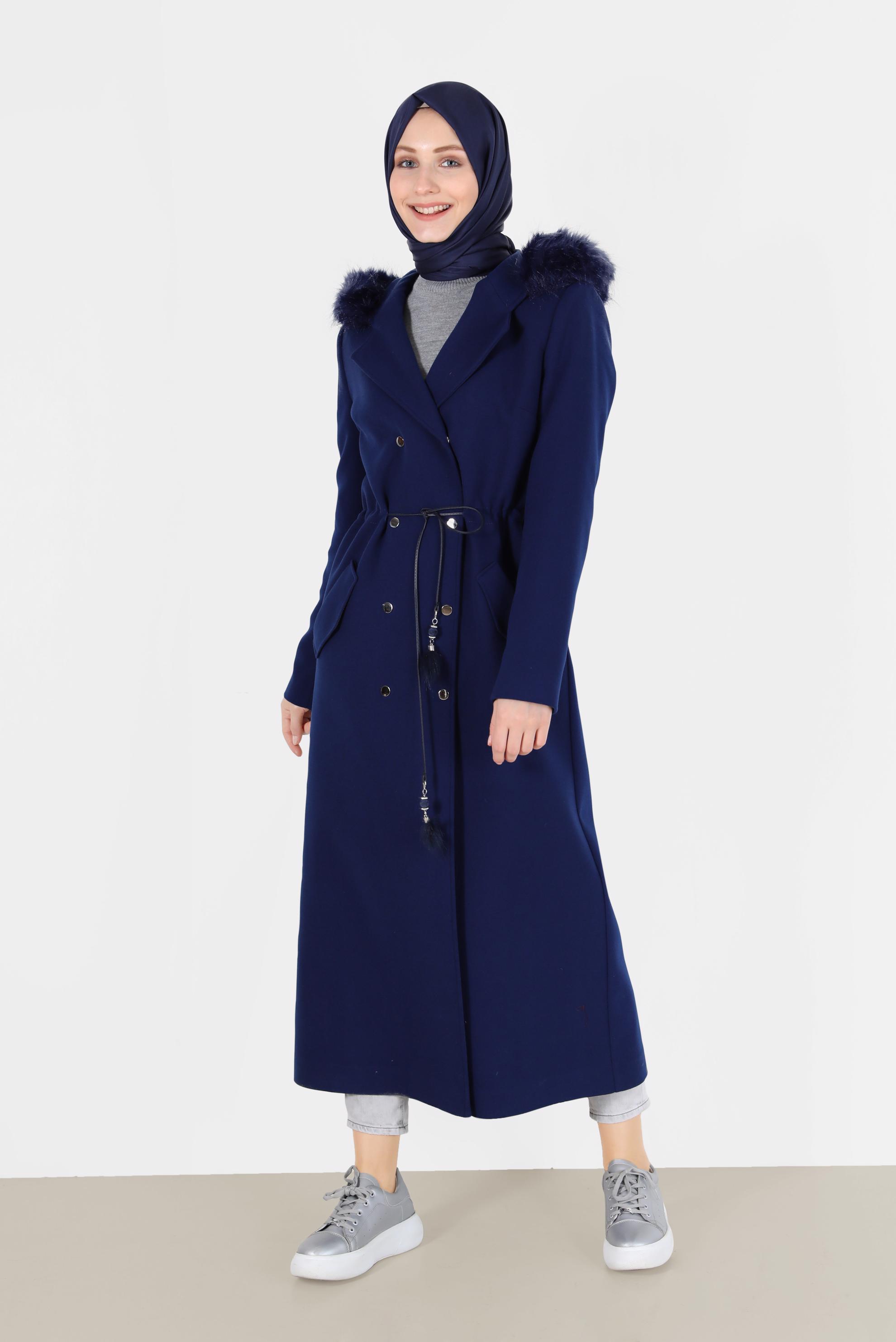 Vêtements hijab BLEU MANTEAU À TAILLE FRONCÉE AVEC DÉTAIL FOURRURE 90141
