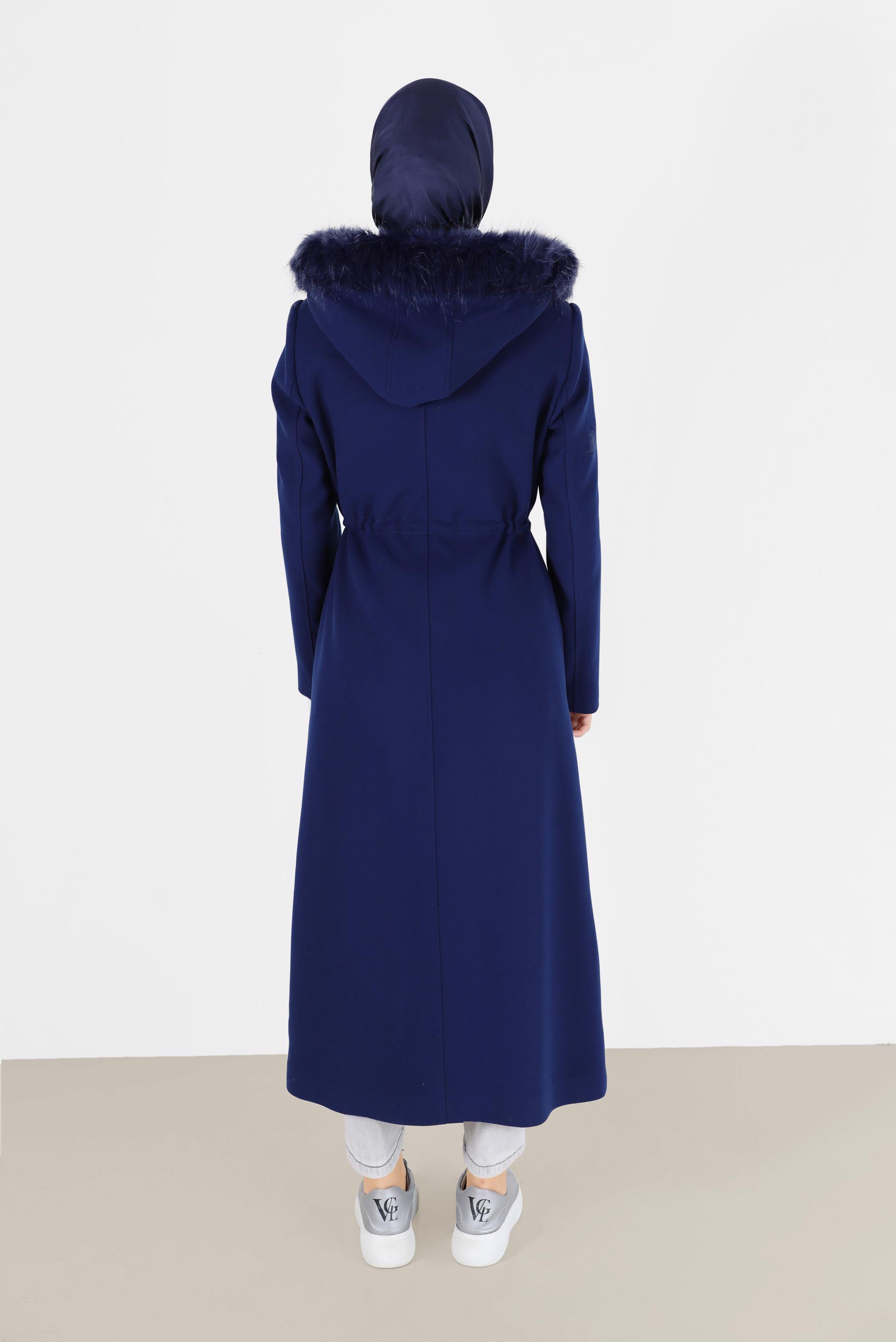 Vêtements hijab BLEU MANTEAU À TAILLE FRONCÉE AVEC DÉTAIL FOURRURE 90141