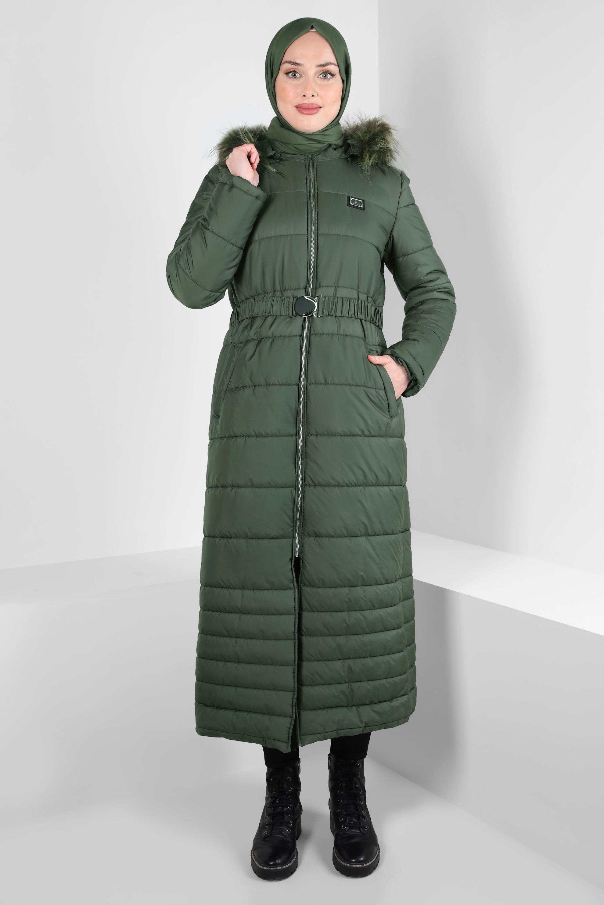 Tesettür giyim HAKİ KÜRKLÜ KAPÜŞONLU ŞİŞME MANTO 90150