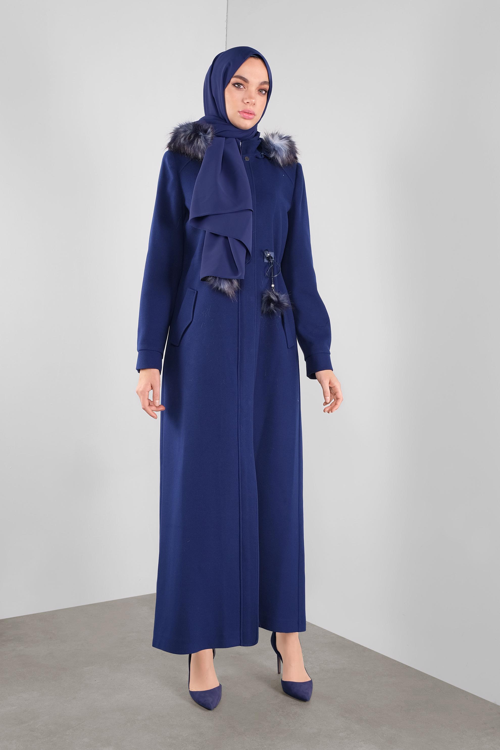 Tesettür giyim MAVİ KÜRK DETAYLI KAŞE MANTO 90161 