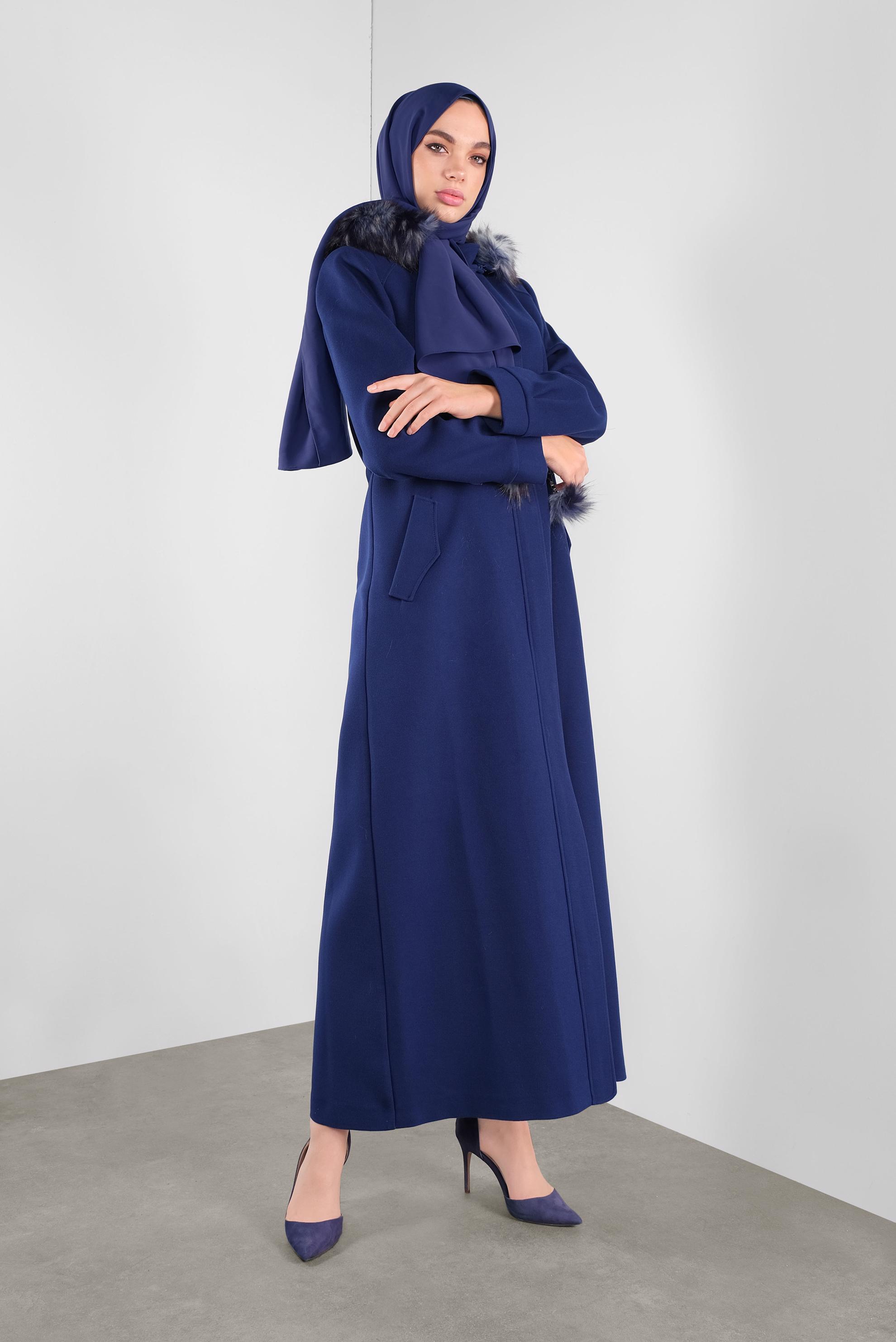 Tesettür giyim MAVİ KÜRK DETAYLI KAŞE MANTO 90161 